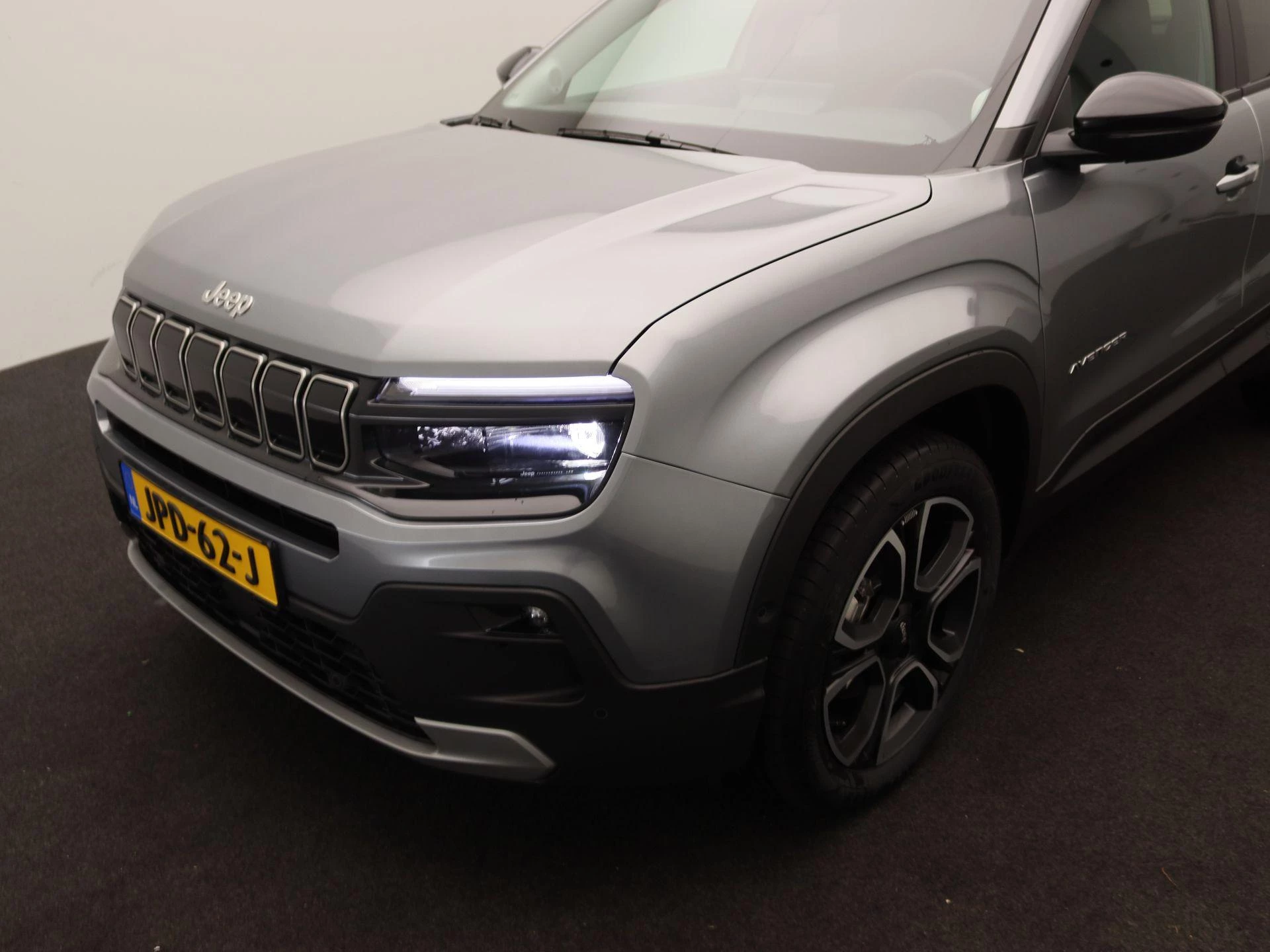 Jeep Avenger 1.2 e-Hybrid Summit