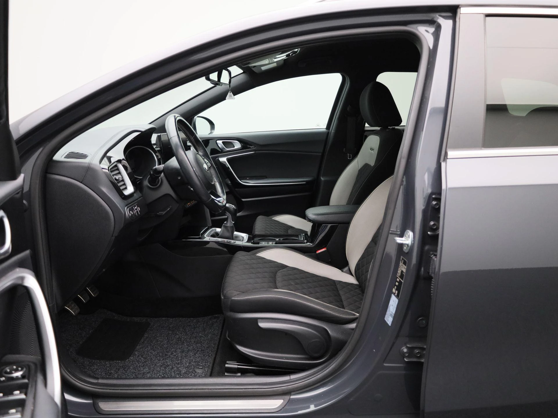 Kia-Ceed Sportswagon-image-8