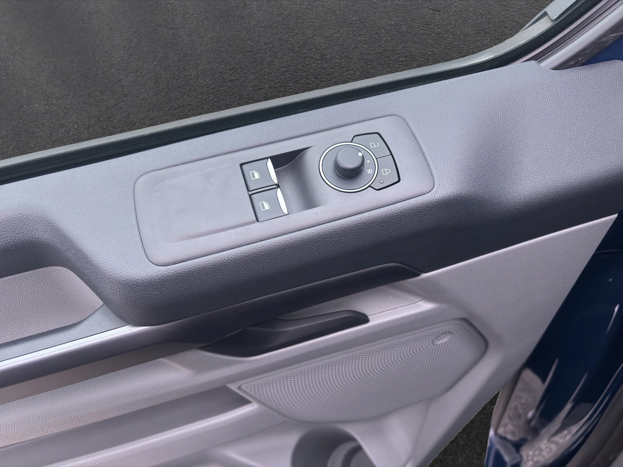 Ford-Tourneo Custom-image-16