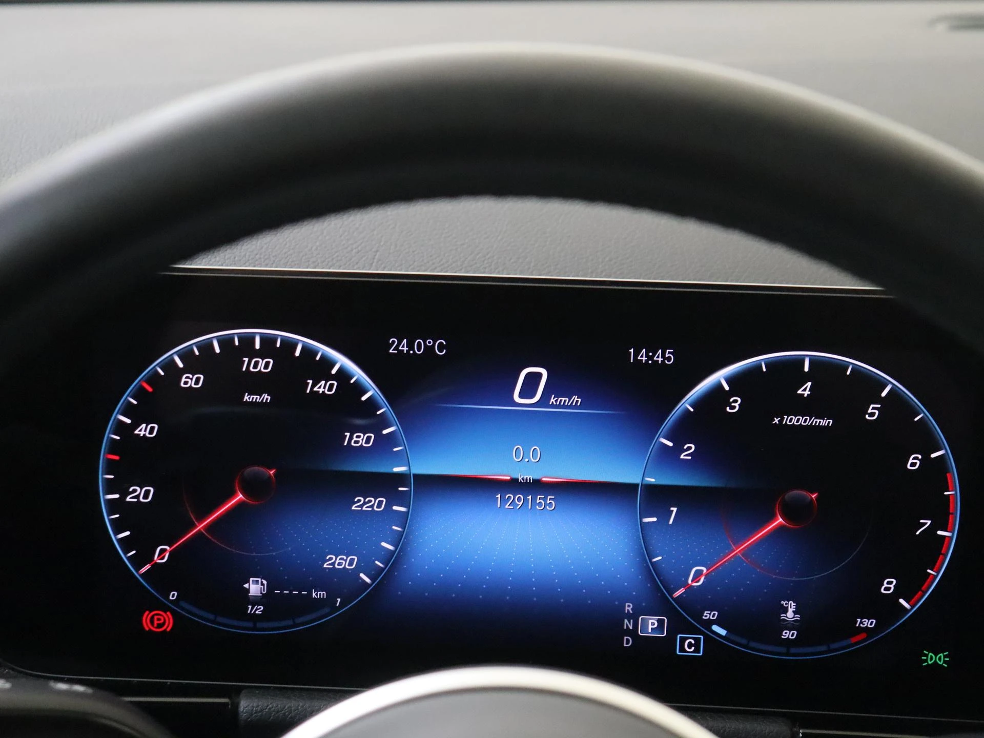 Mercedes-Benz-GLA-image-10