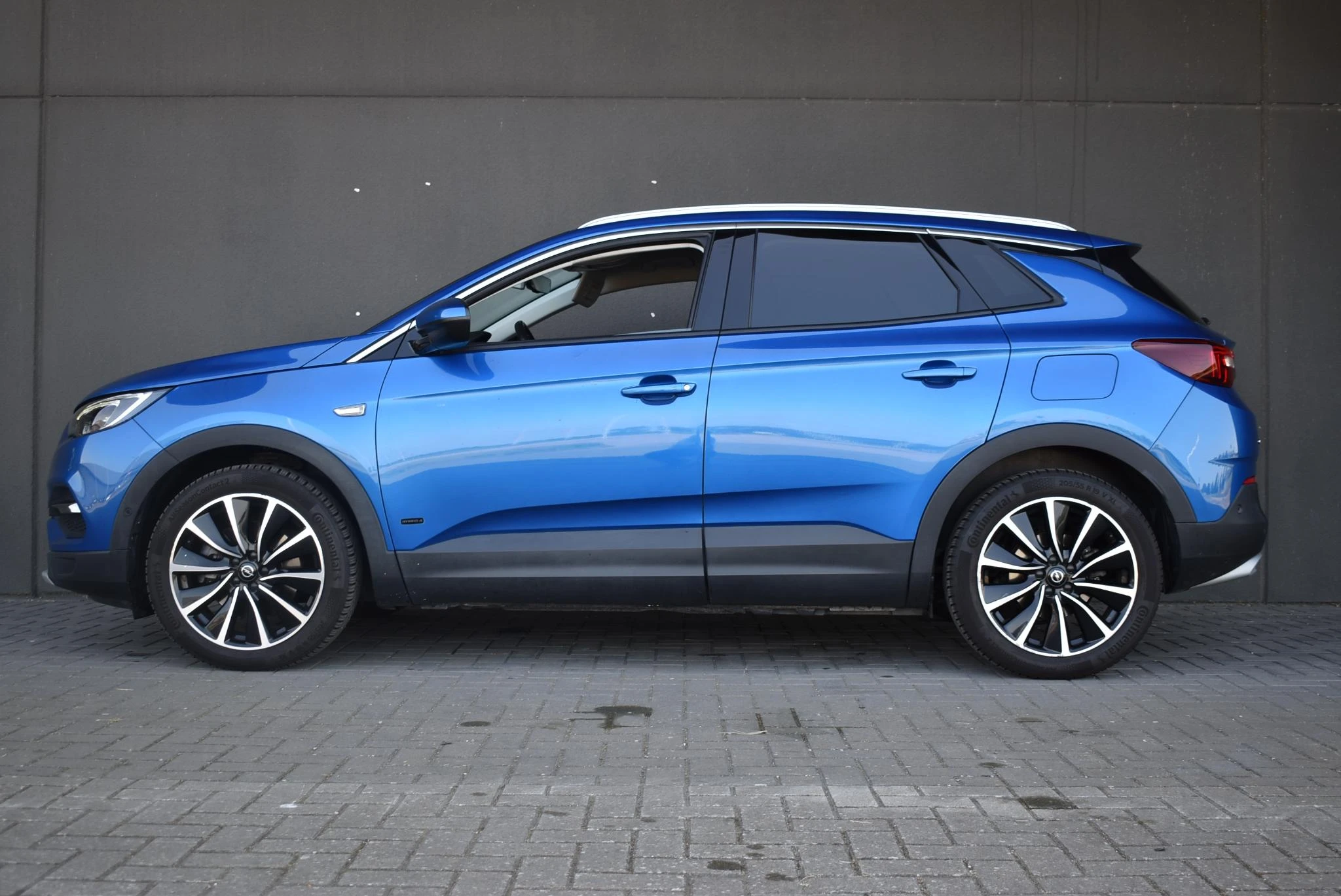 Opel Grandland X 1.6 Turbo Hybrid4 Business Executive