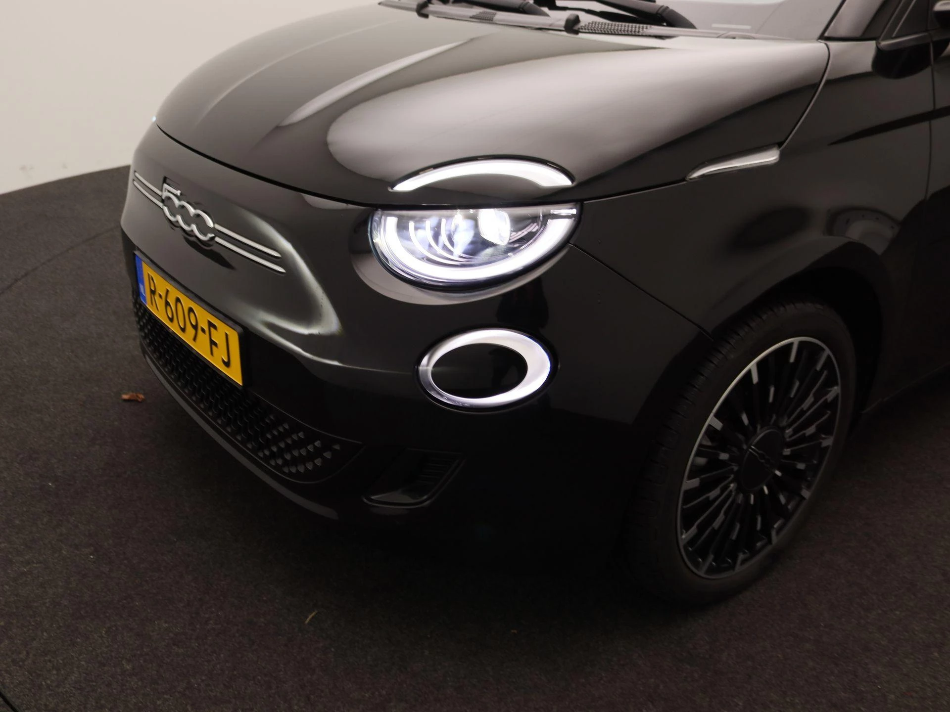 Fiat-500C-image-15