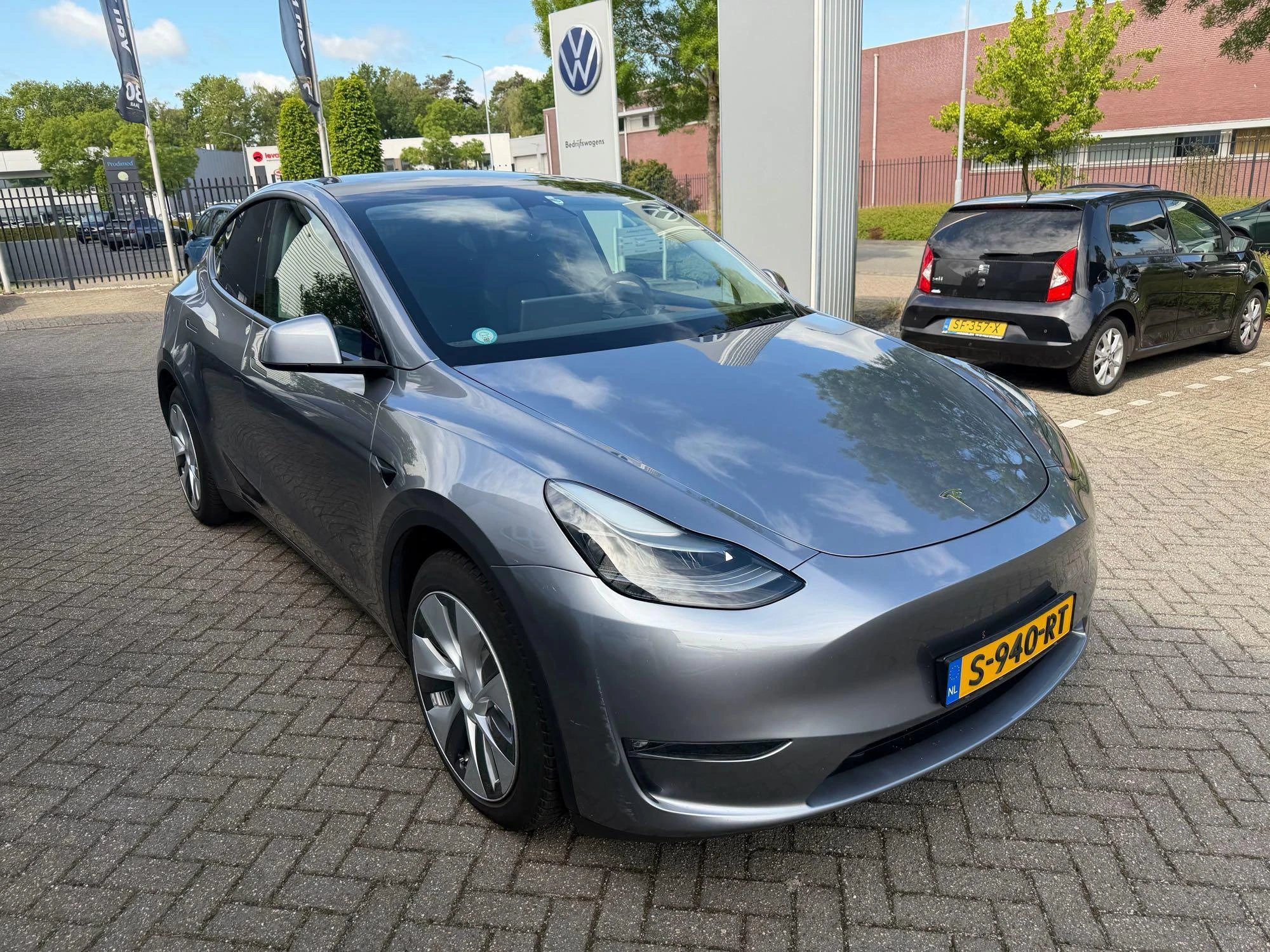 Tesla-Model Y-image-2
