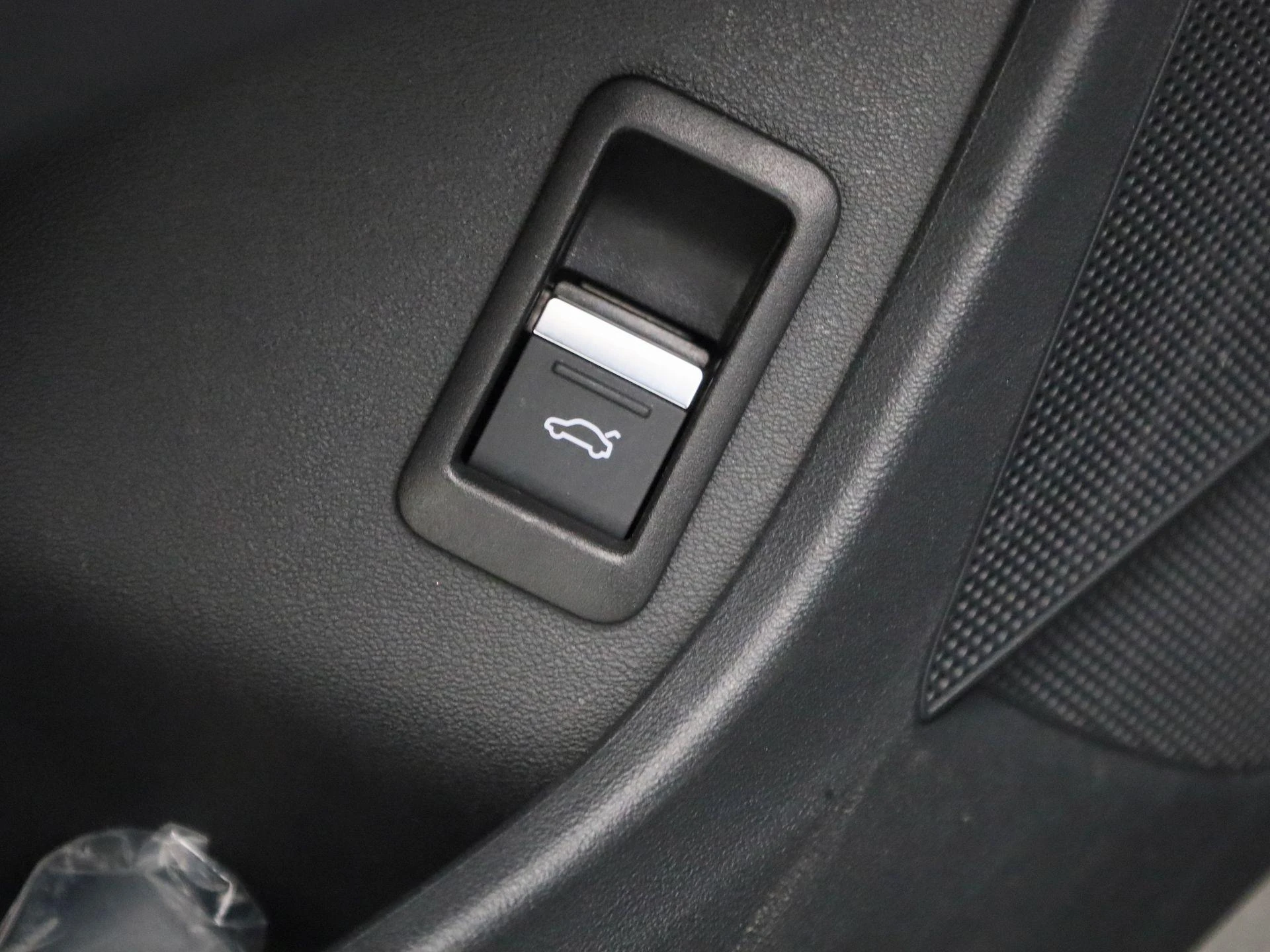 Audi-Q4 e-tron-image-32