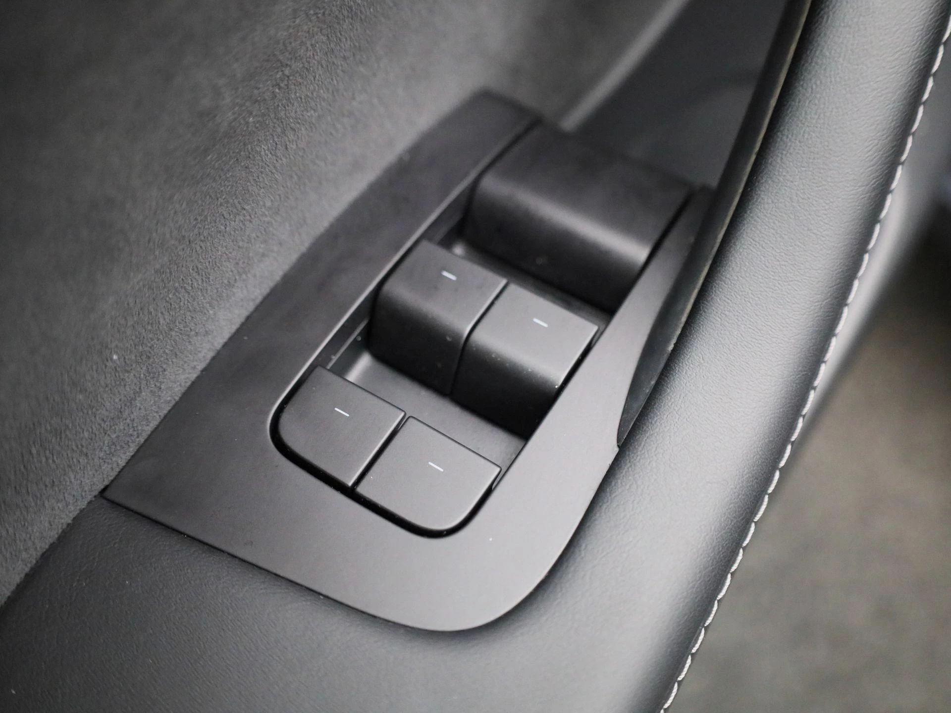 Tesla-Model 3-image-31