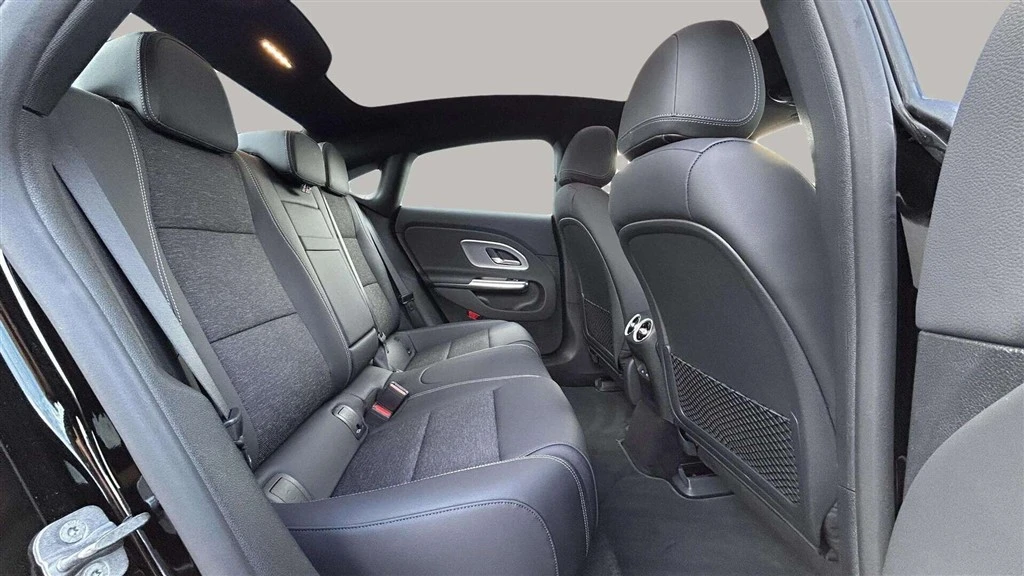 Mercedes-Benz-CLA-image-20