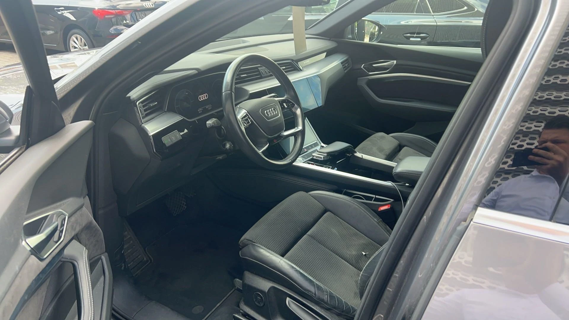 Audi e-tron 50 quattro Business edition 71 kWh