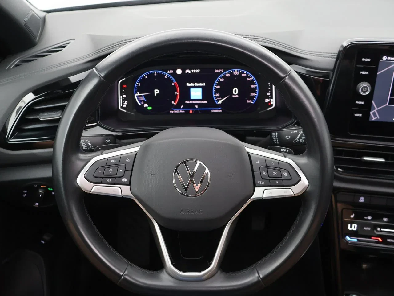 Volkswagen-T-Roc-image-13