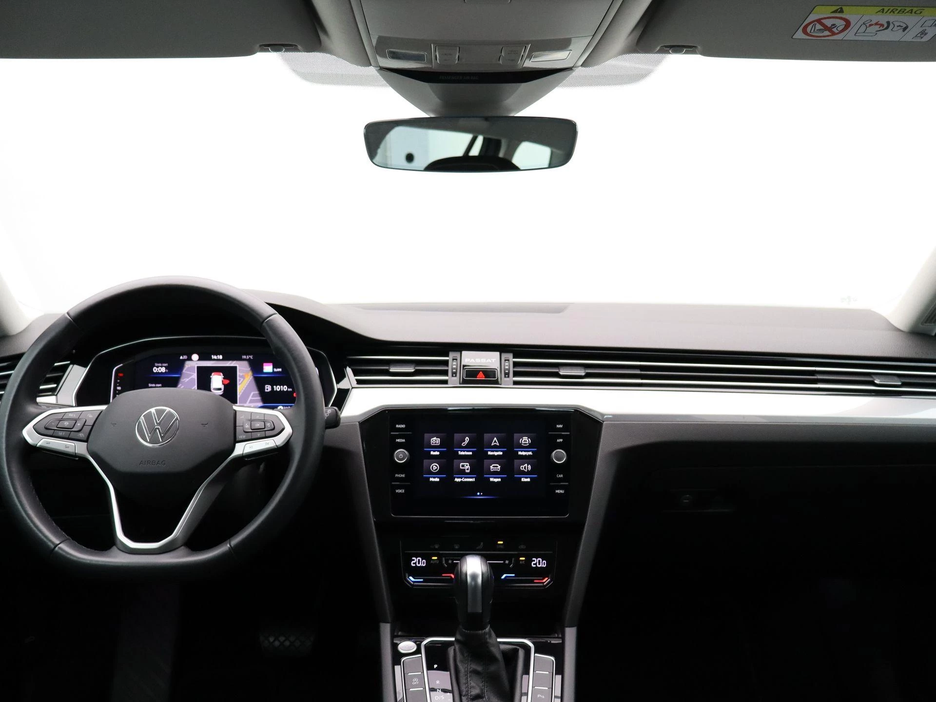 Volkswagen-Passat-image-30