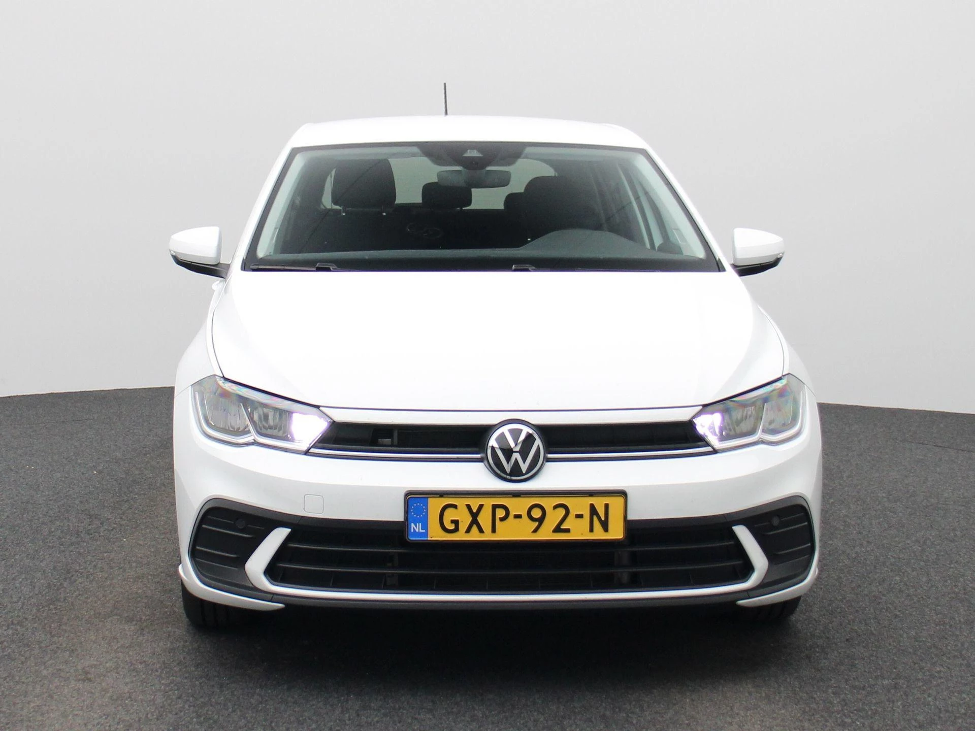 Volkswagen-Polo-image-2