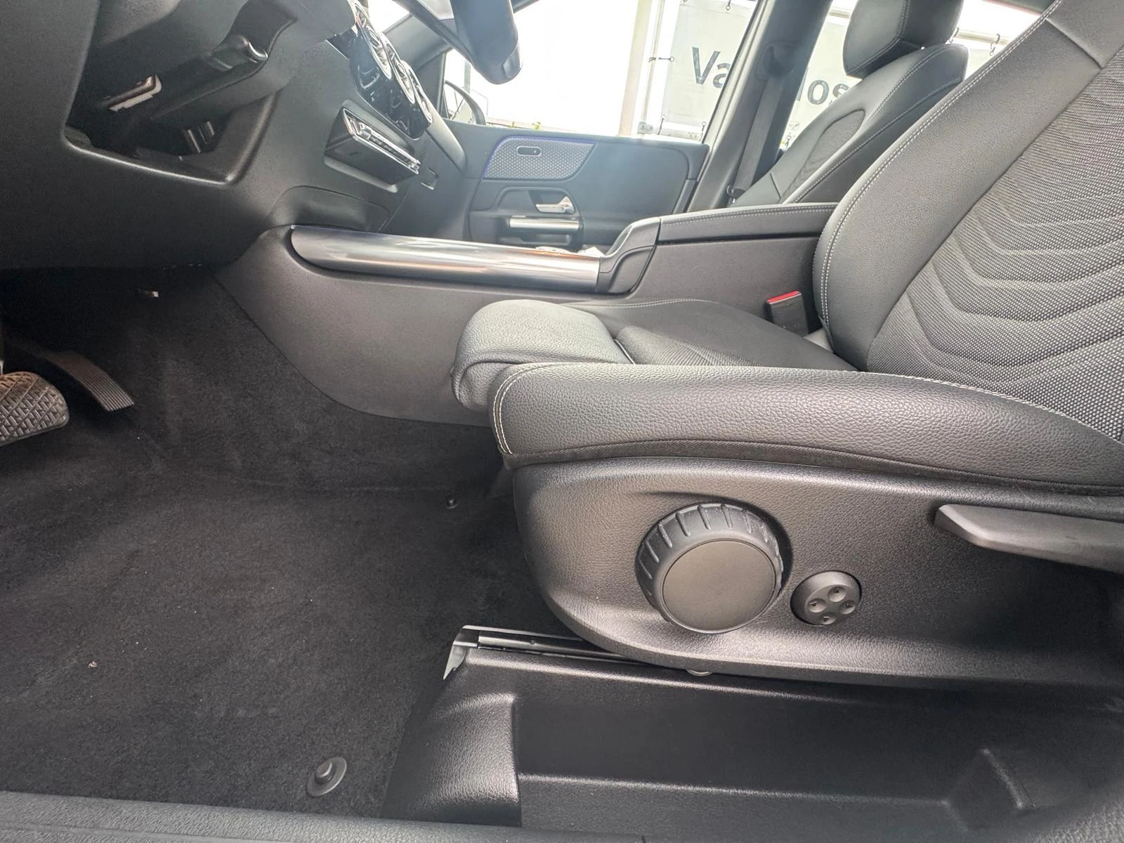 Mercedes-Benz-B-Klasse-image-23