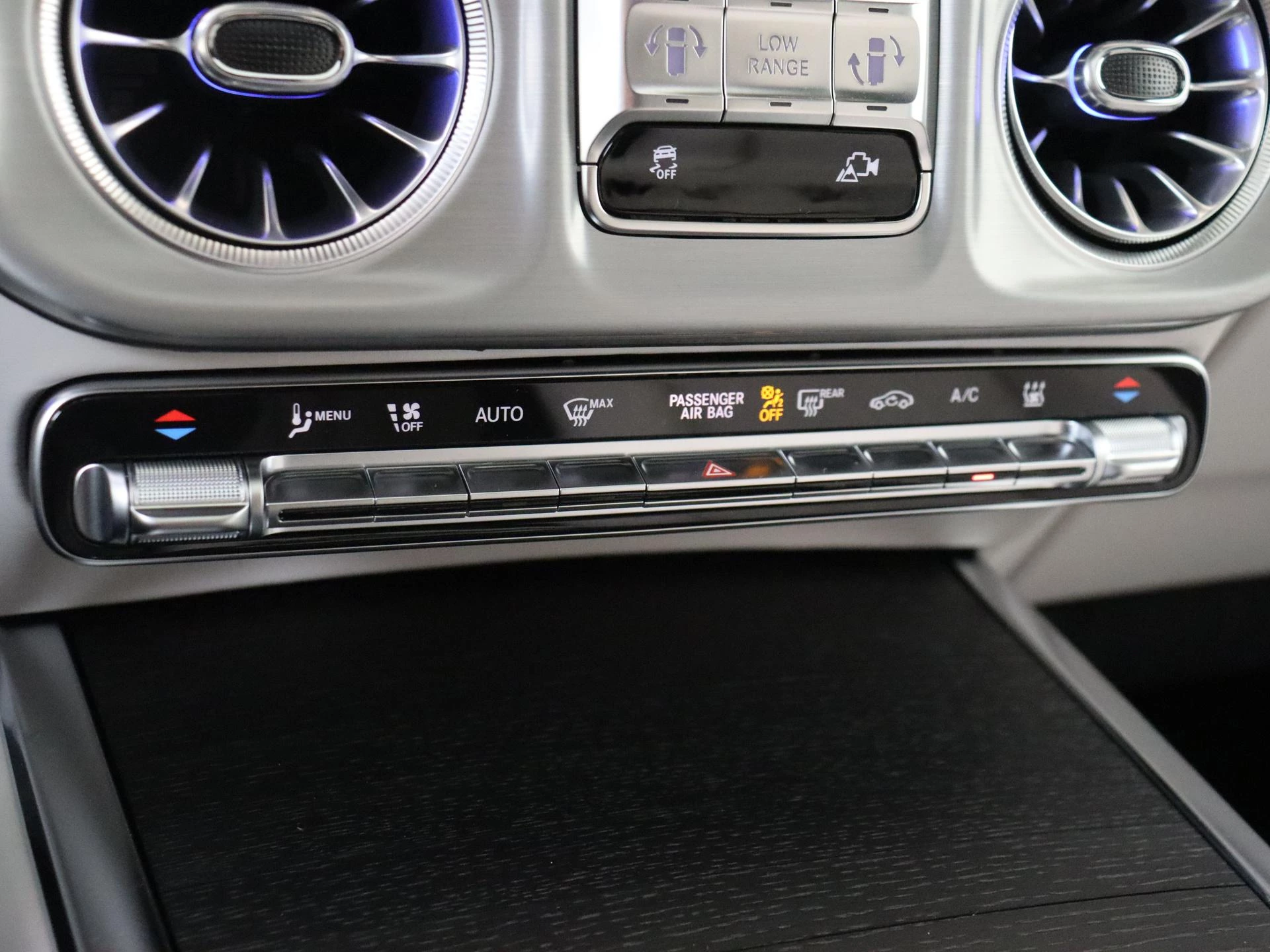 Mercedes-Benz-G-Klasse-image-22