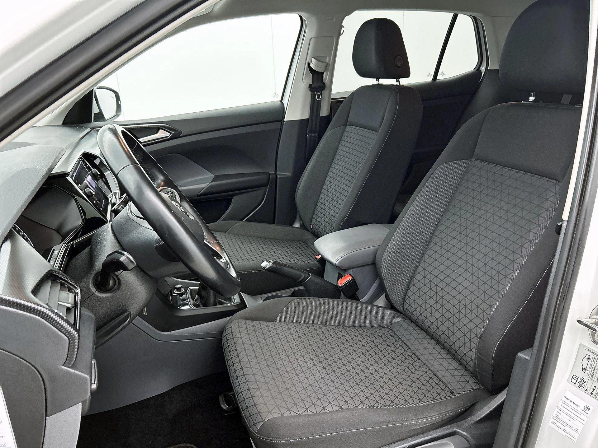 Volkswagen-T-Cross-image-31