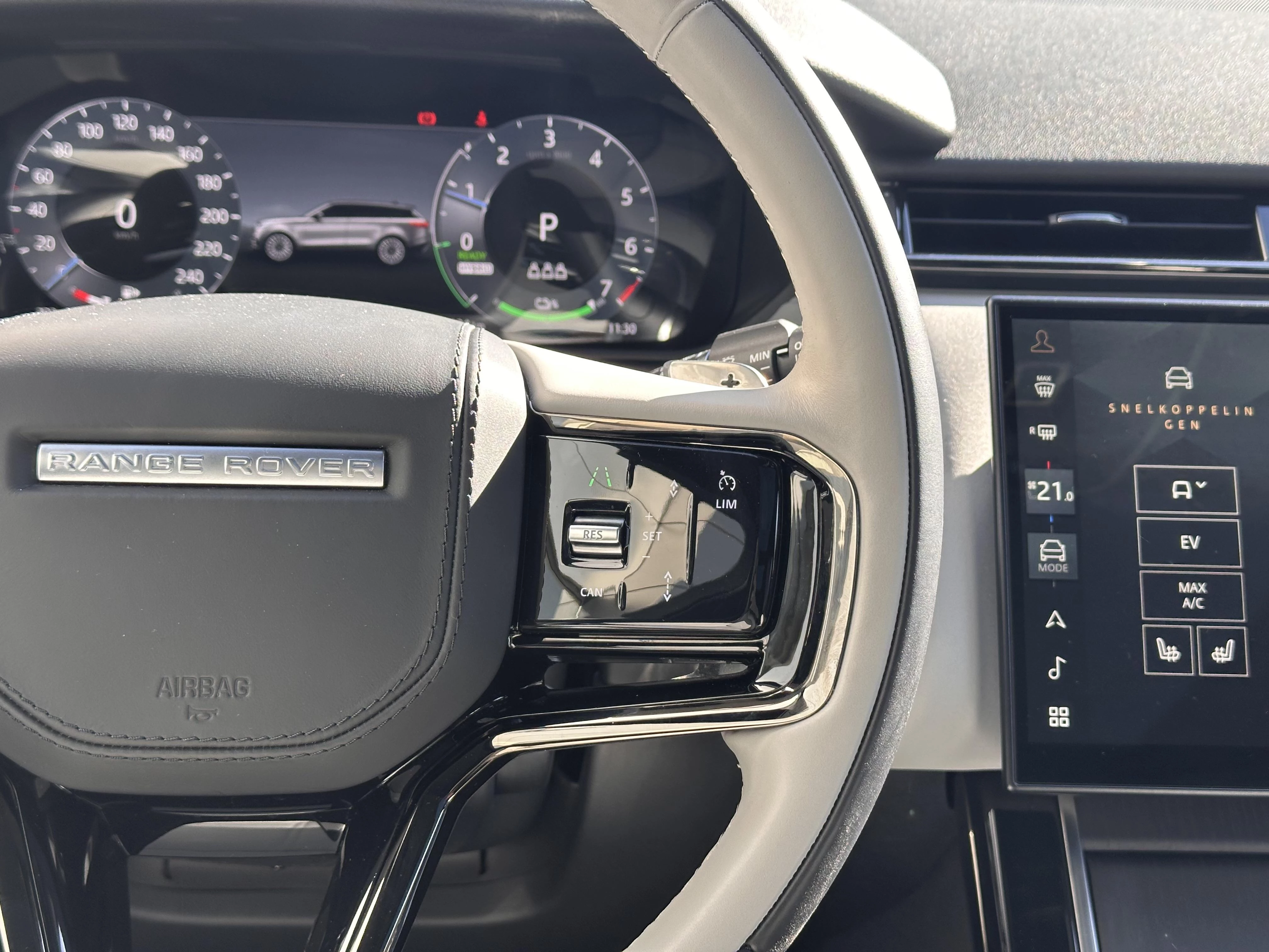 Land Rover-Range Rover Velar-image-14