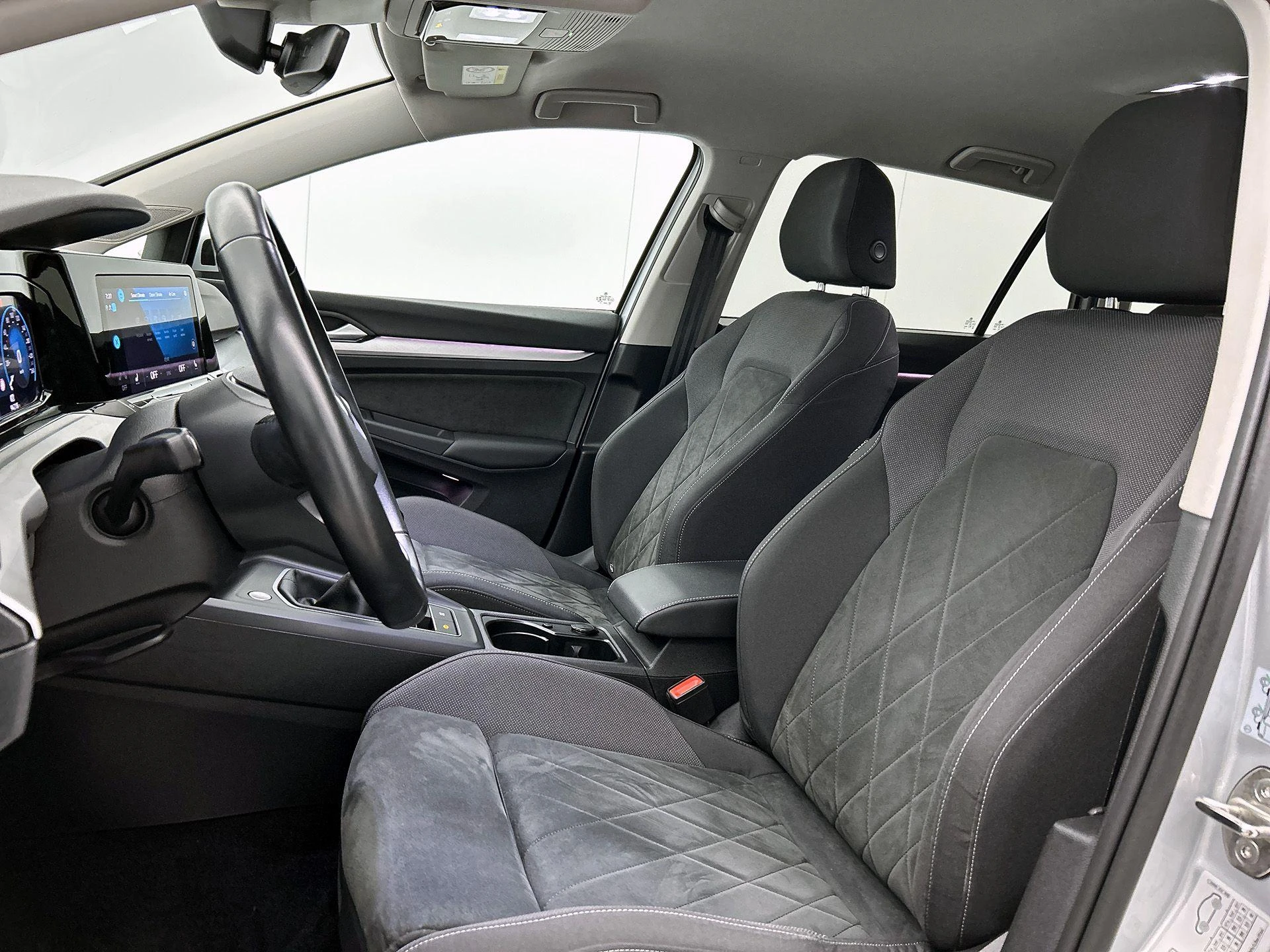 Volkswagen-Golf-image-32