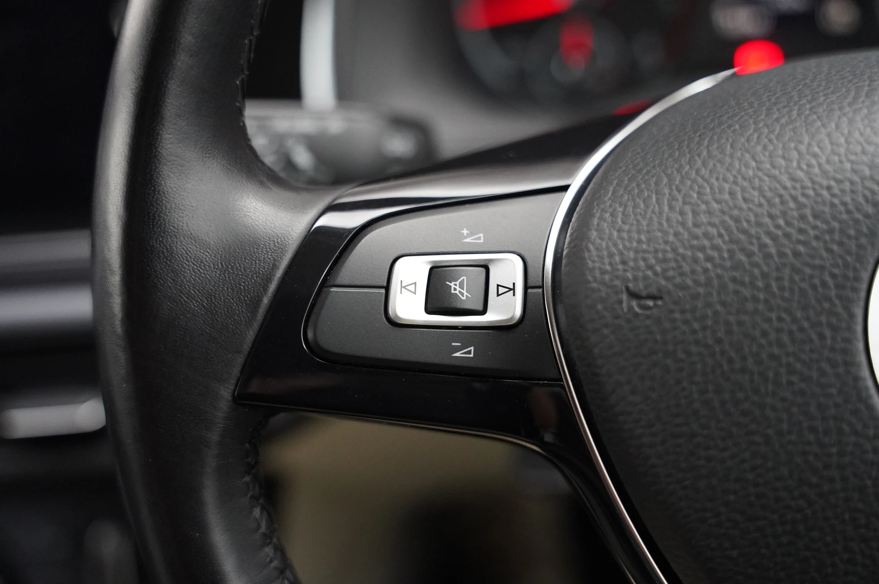 Volkswagen-Polo-image-17