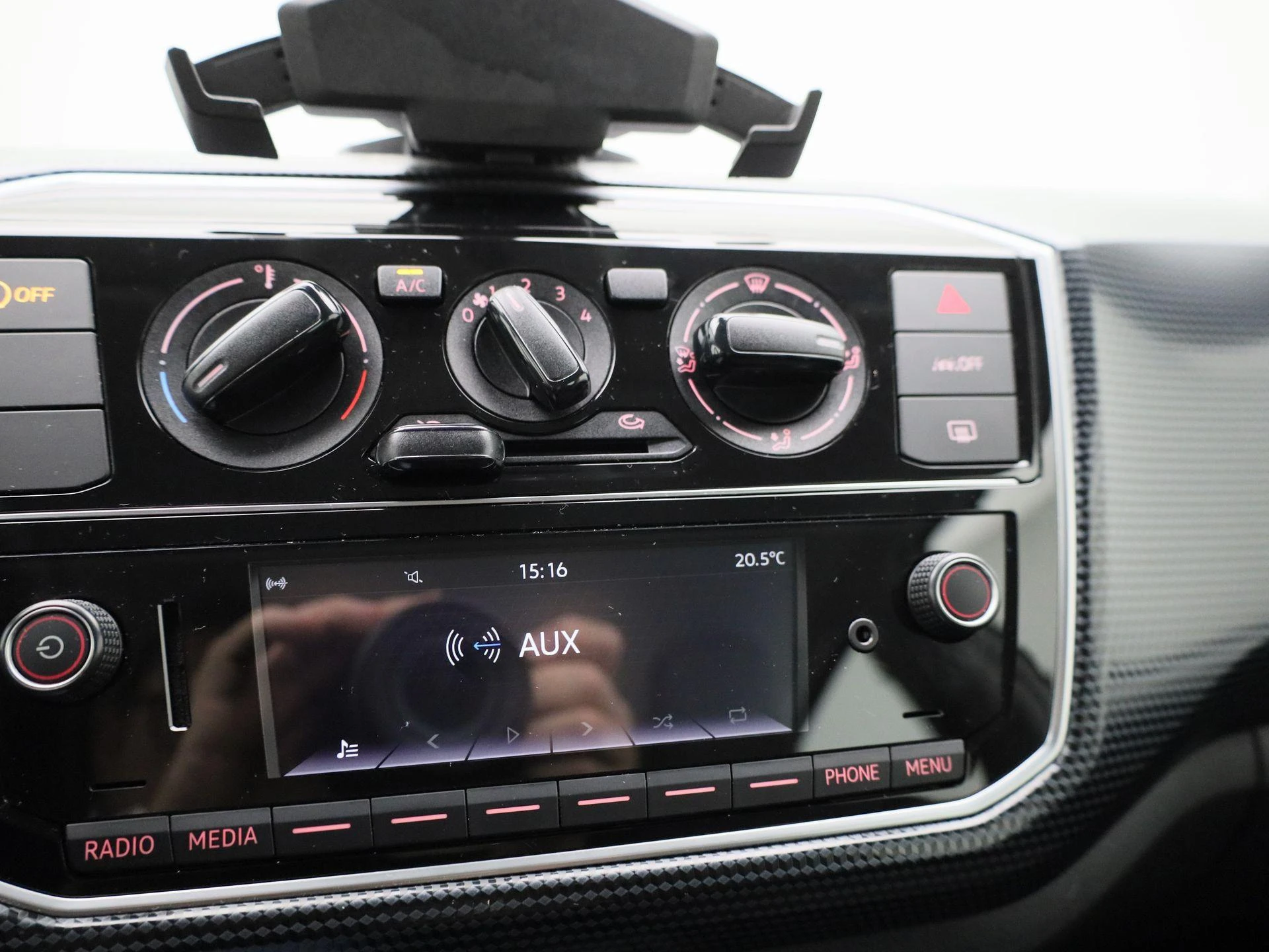 Volkswagen-up!-image-15