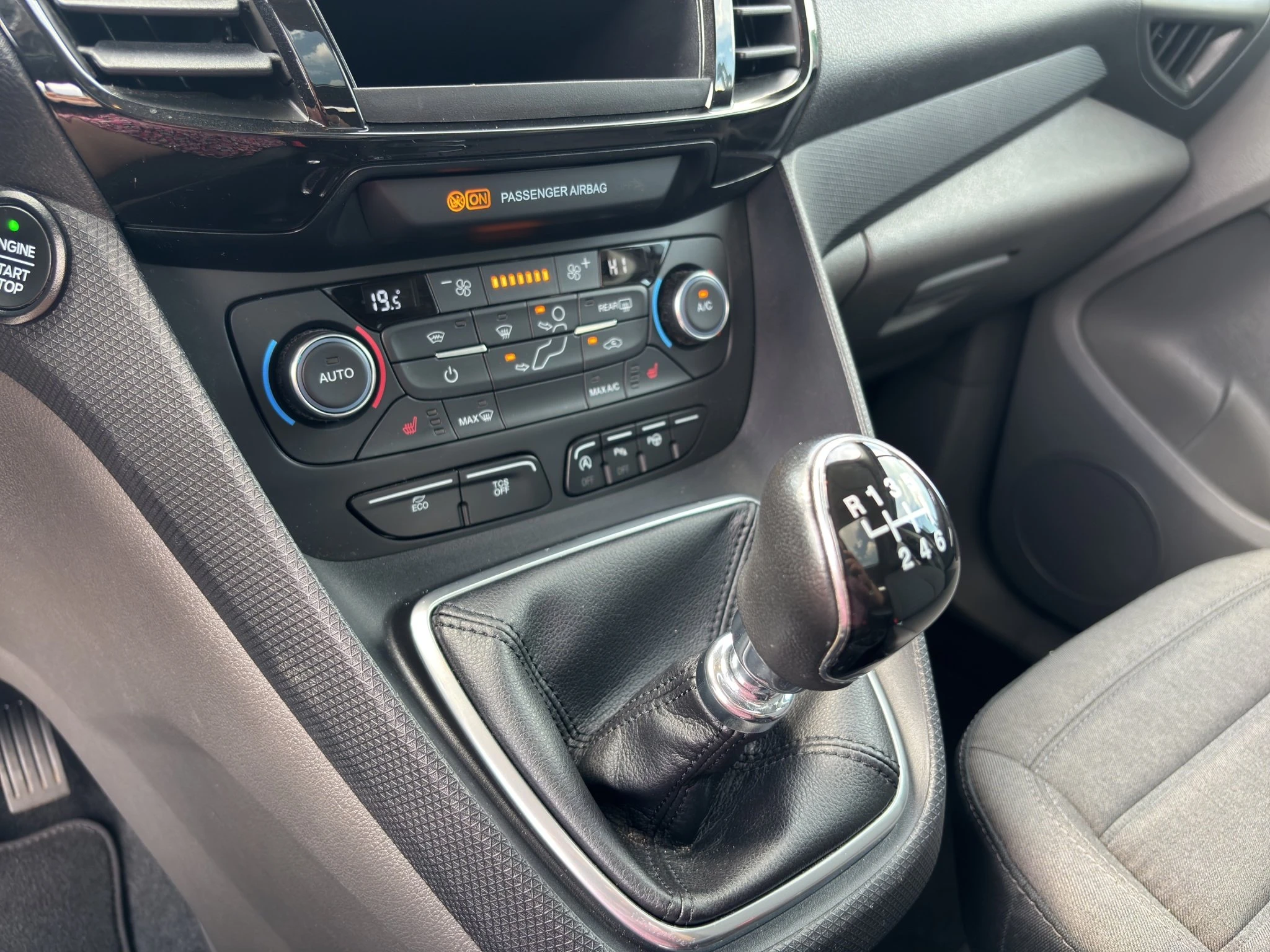 Ford-Tourneo Connect-image-21