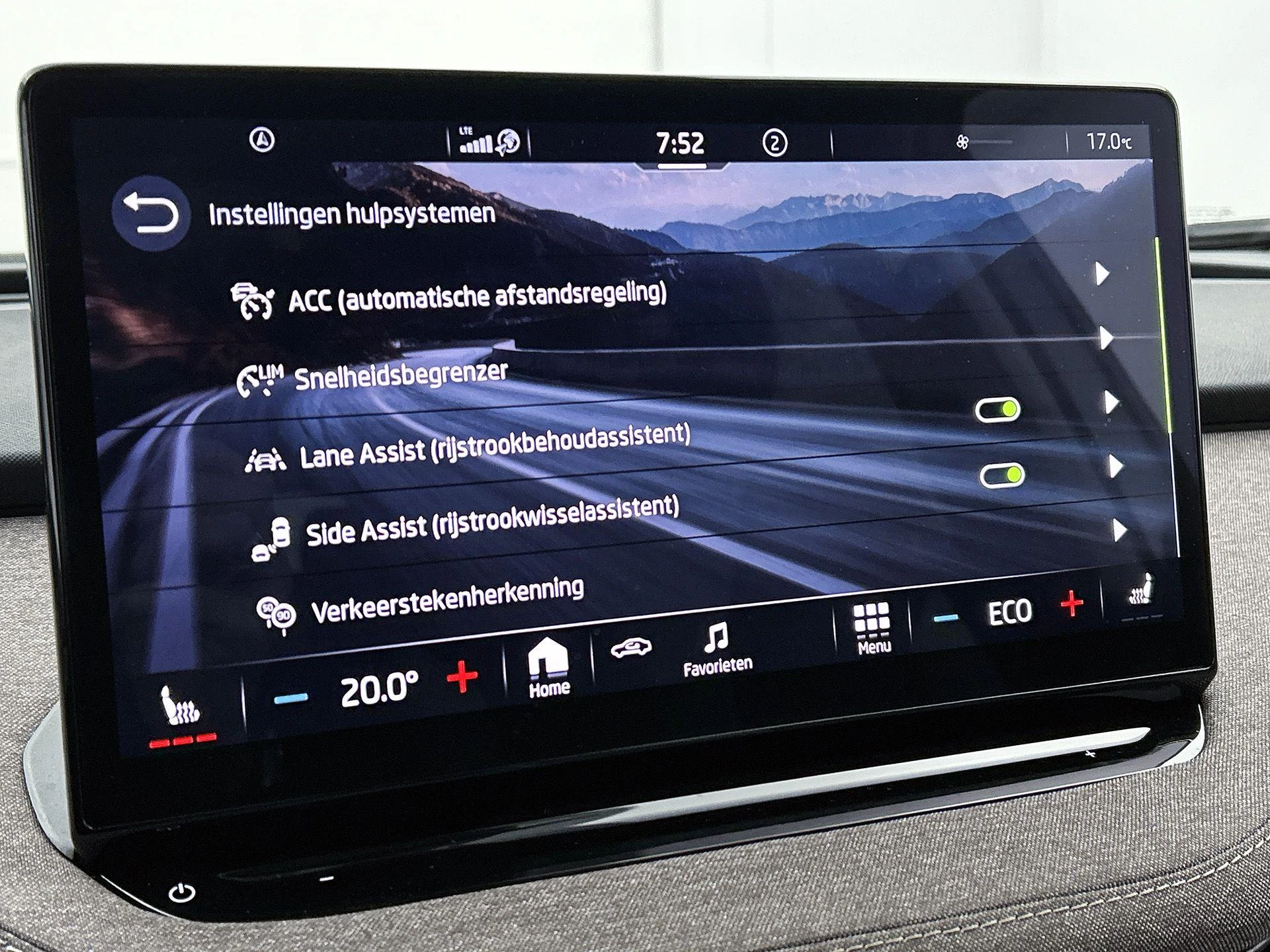 Škoda-Enyaq iV-image-11