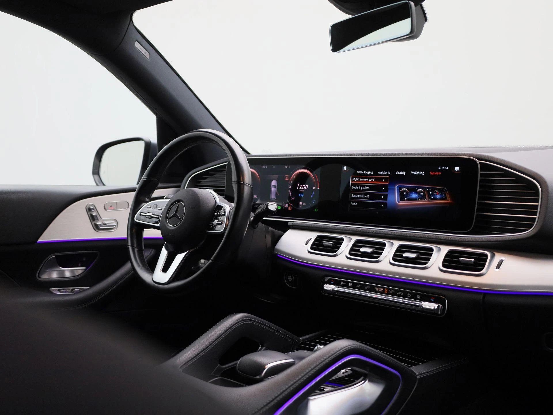 Mercedes-Benz-GLE-image-39