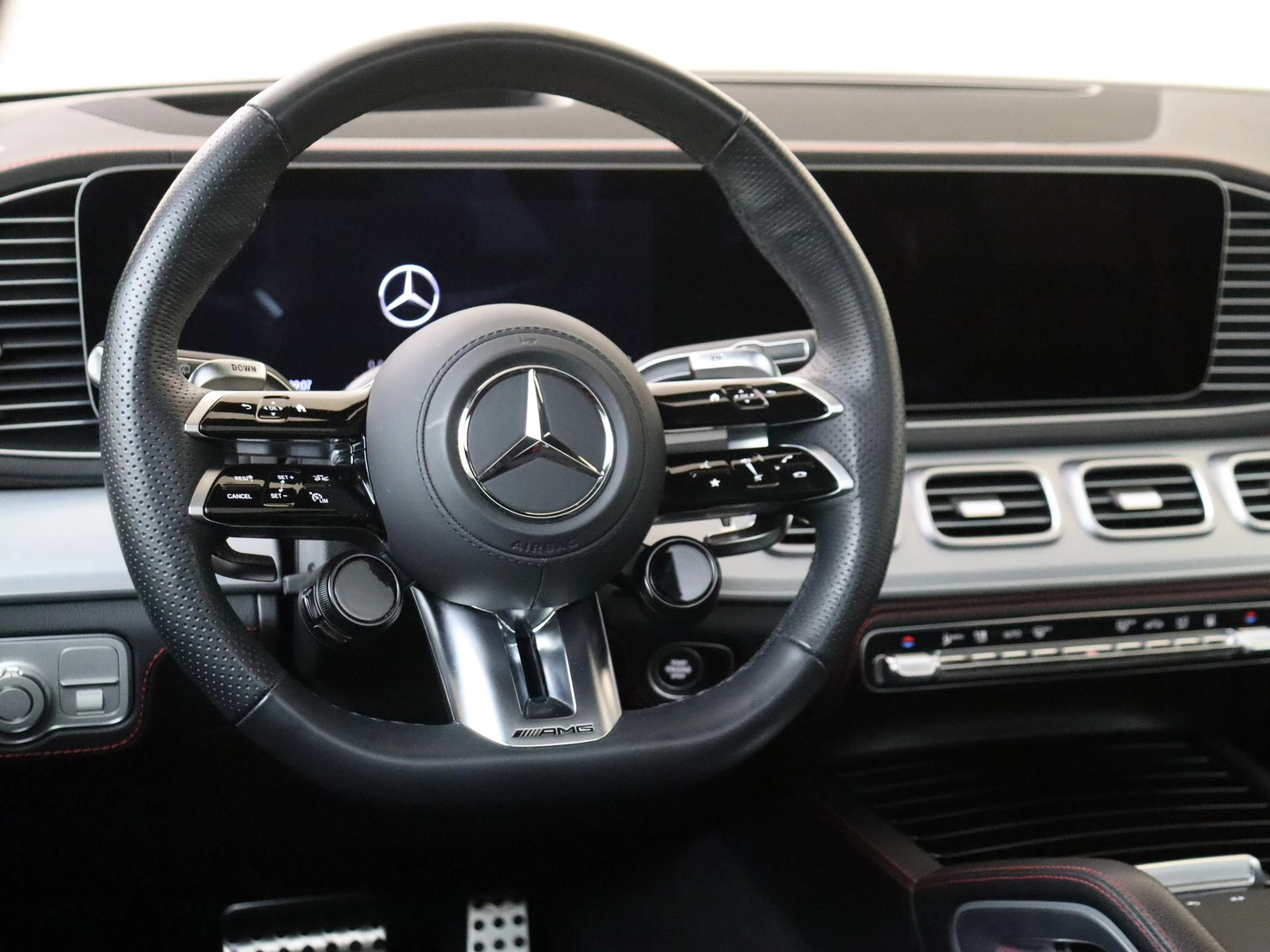 Mercedes-Benz-GLE-image-15