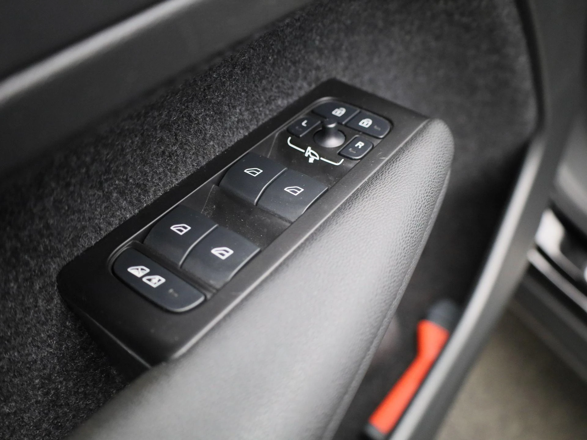 Volvo-XC40-image-30