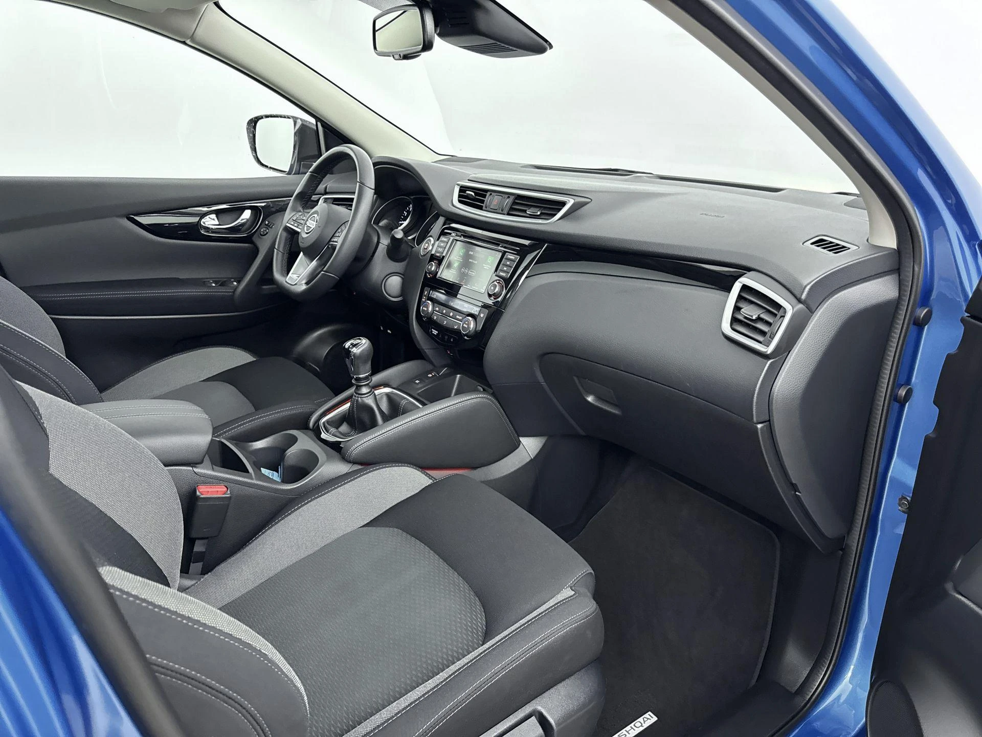 Nissan-QASHQAI-image-16
