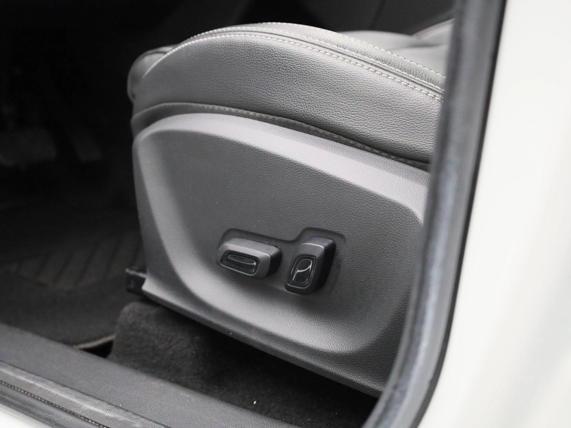MG-ZS EV-image-31