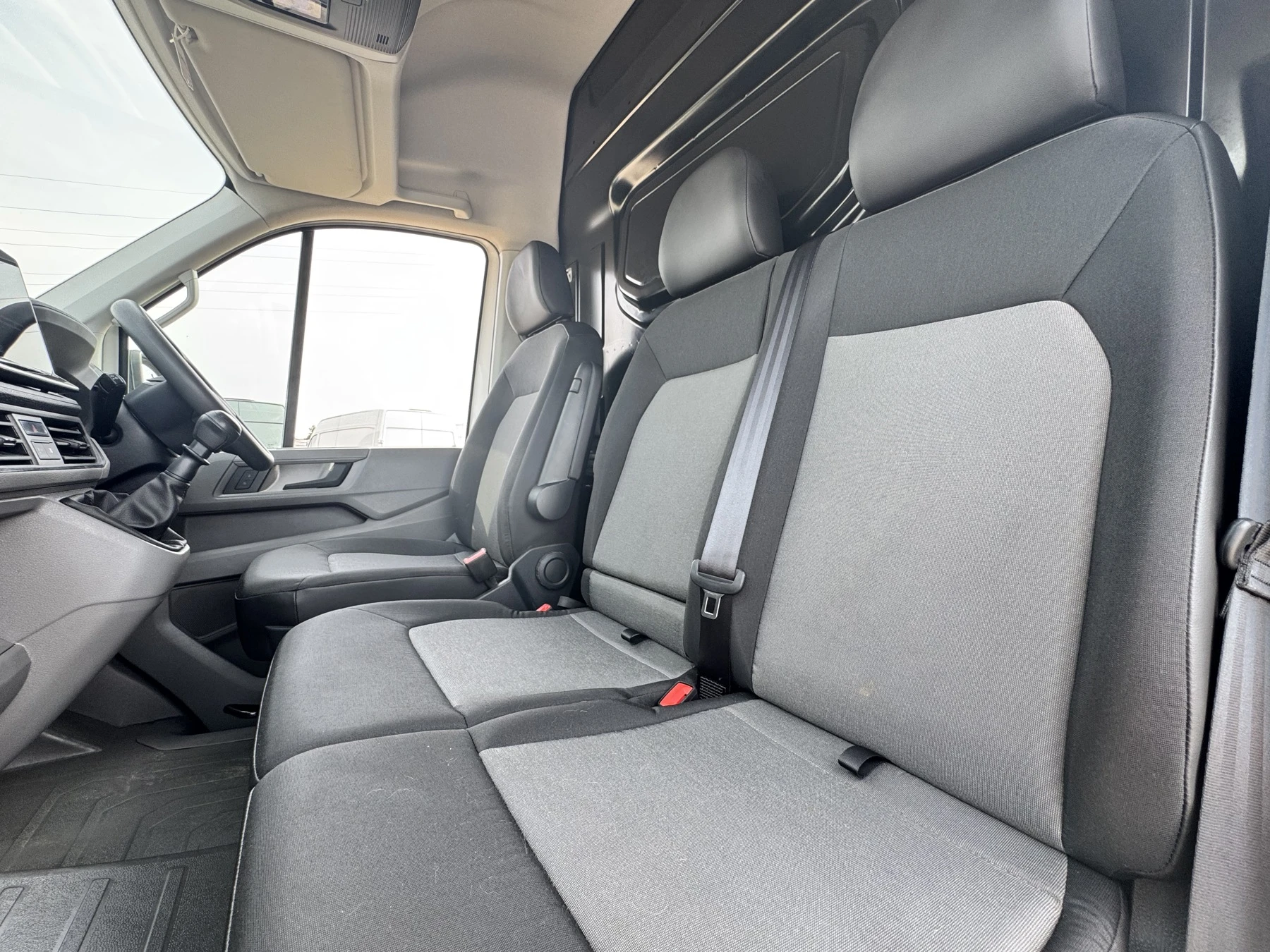Volkswagen-Crafter-image-8