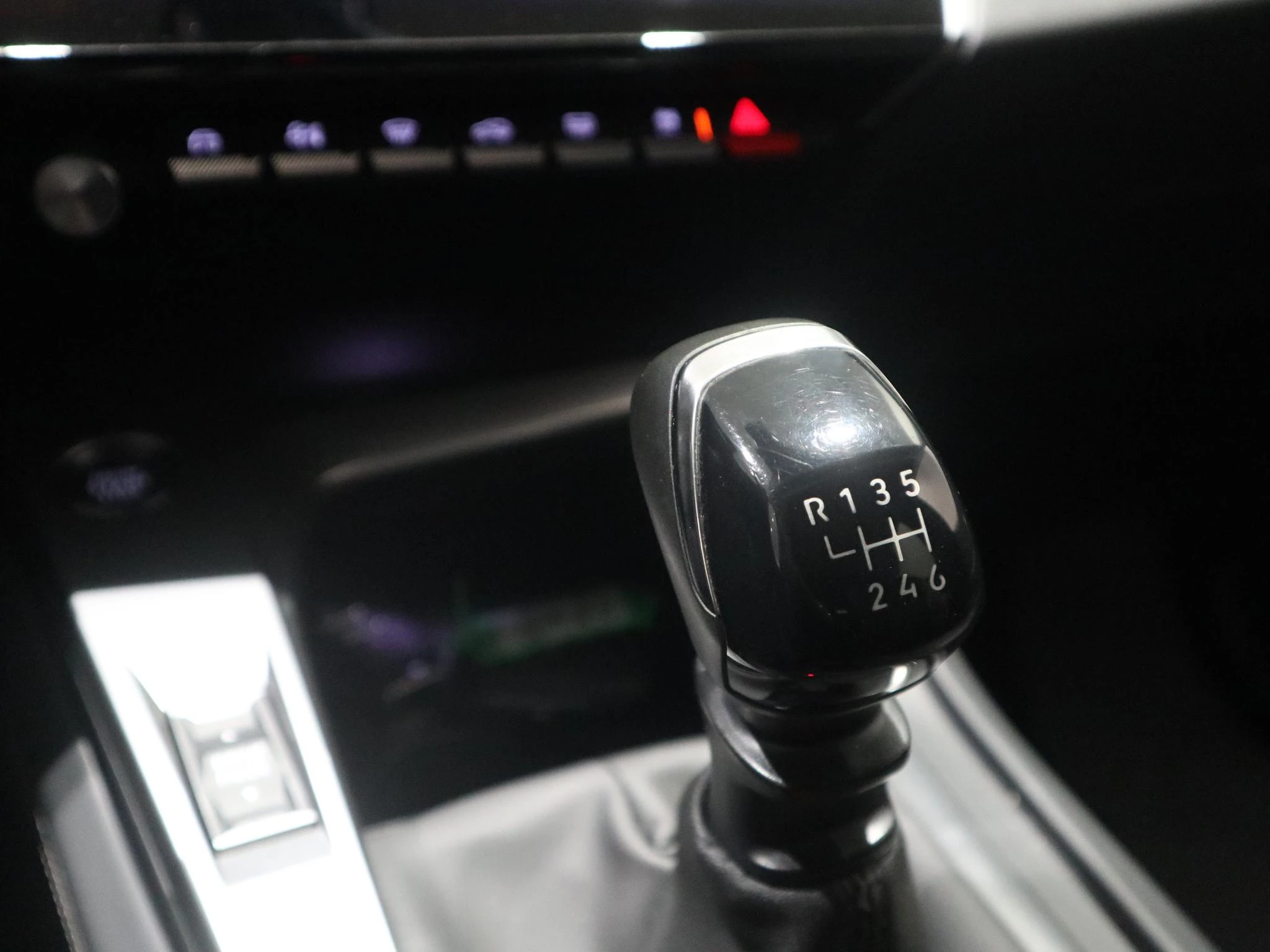 Peugeot-308-image-16