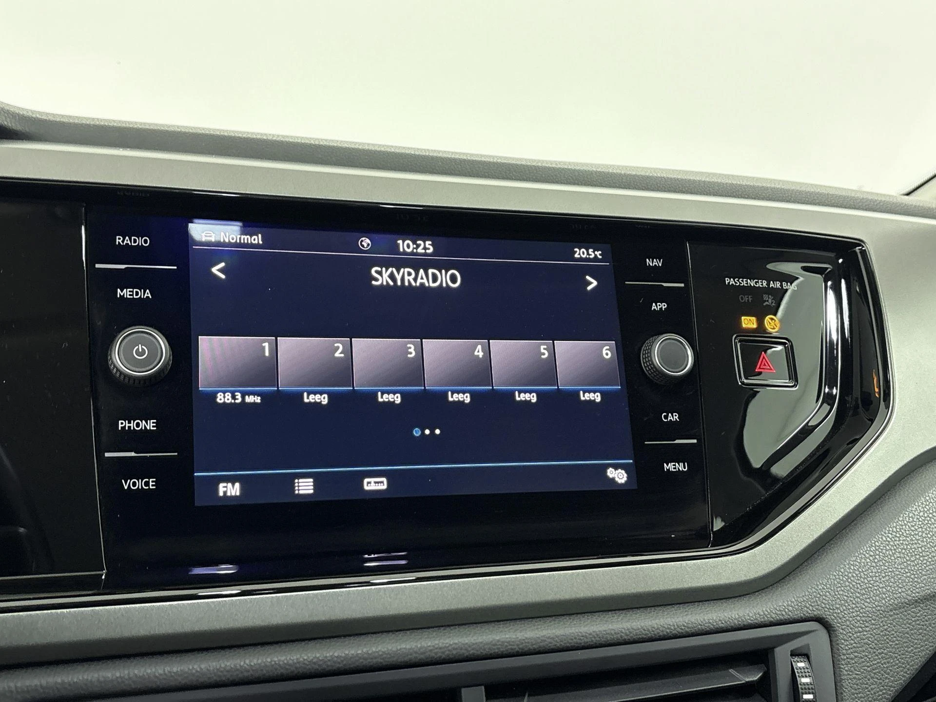 Volkswagen-Polo-image-6