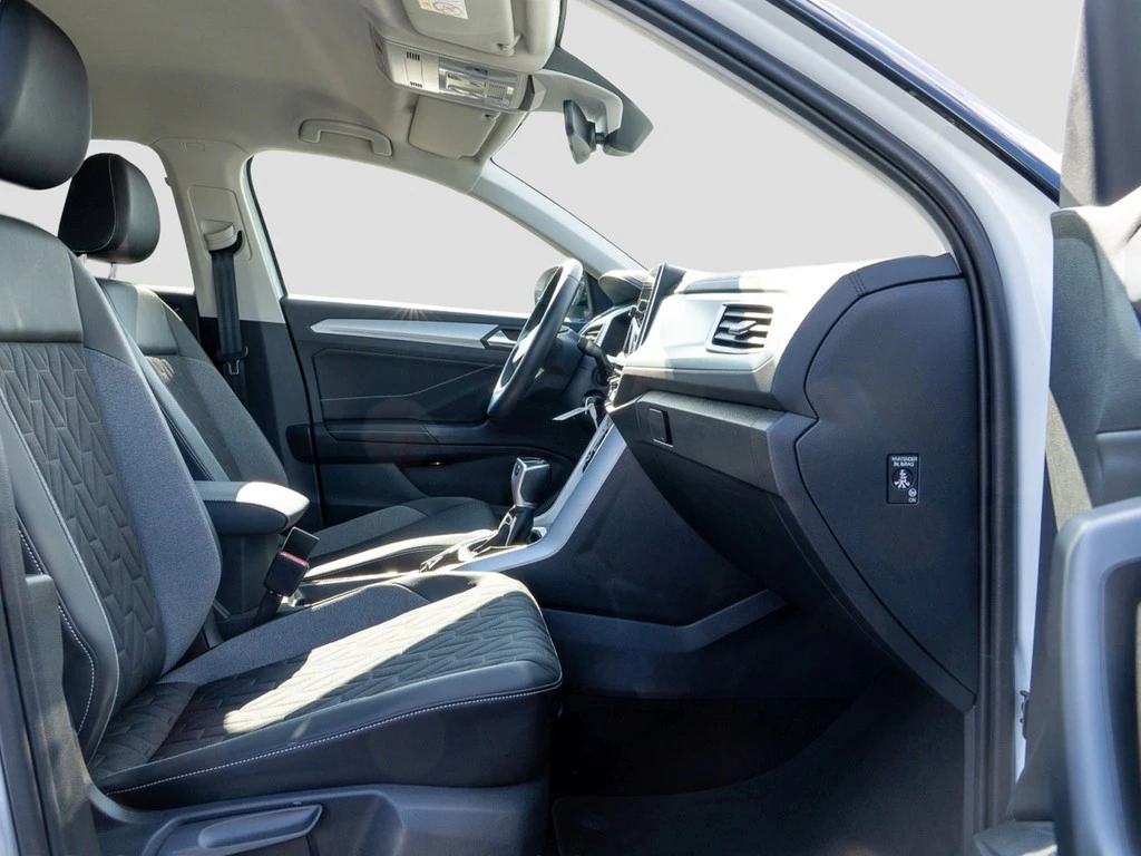 Volkswagen-T-Roc-image-6
