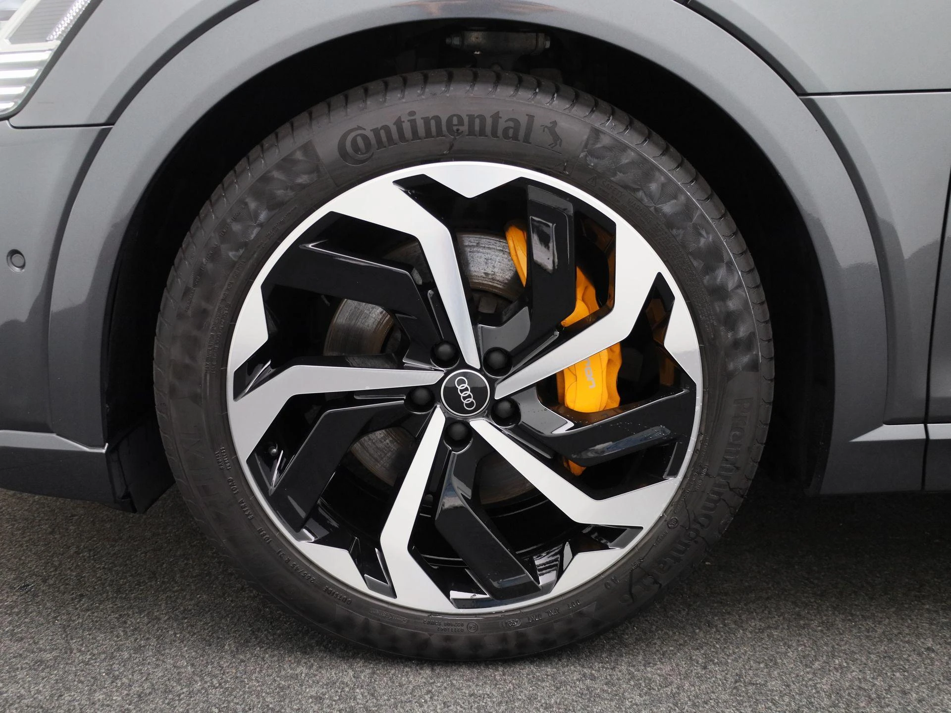 Audi-e-tron-image-13