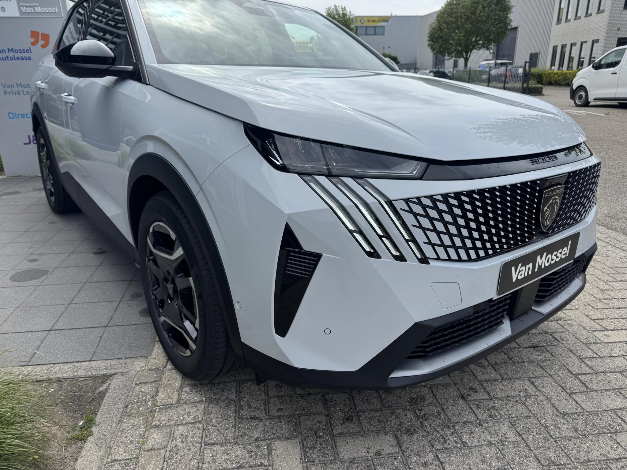 Peugeot e-3008 Allure Avantage 210 73 kWh