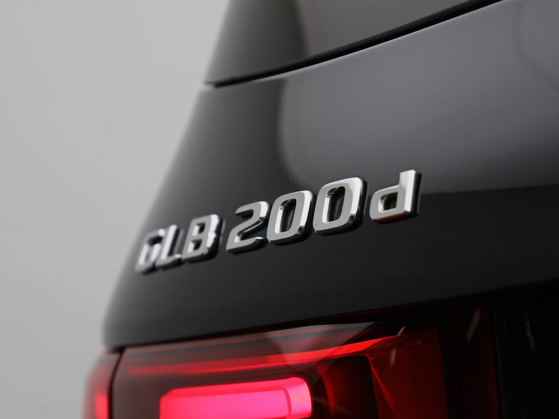 Mercedes-Benz-GLB-image-43