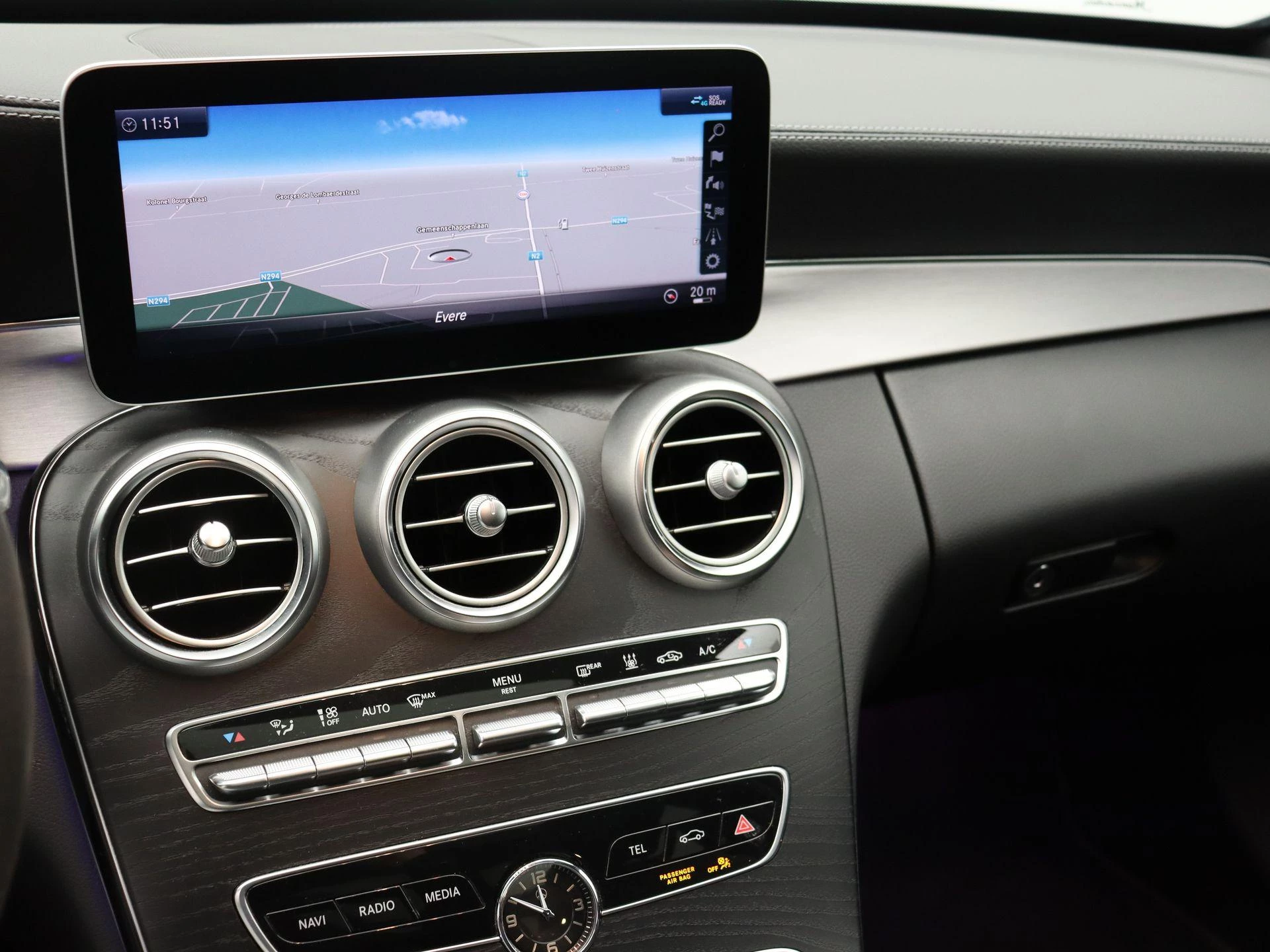 Mercedes-Benz C-Klasse 300 e Sedan AMG LINE + BURMESTER + PANORAMISCH DAK + CARPLAY +