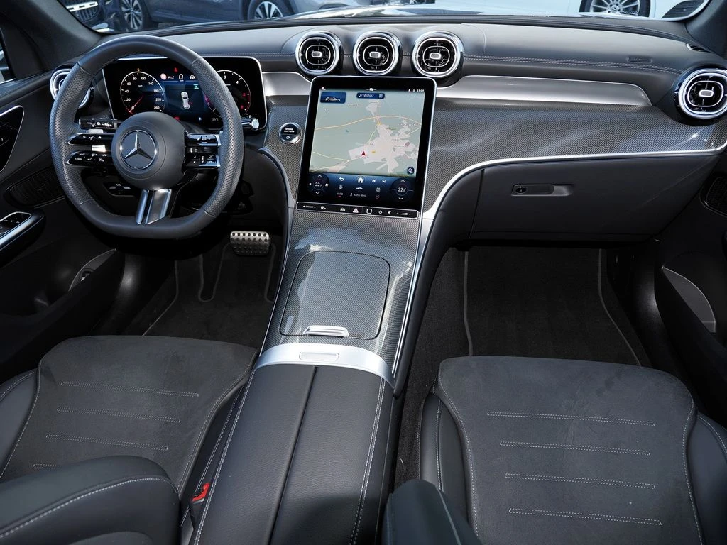 Mercedes-Benz-GLC 300 d-image-12