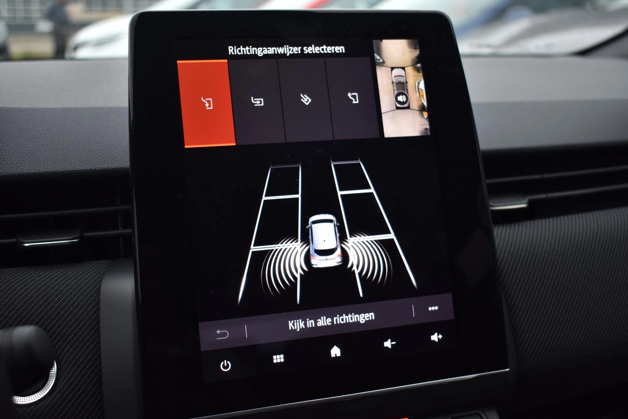 Renault-Clio-image-18