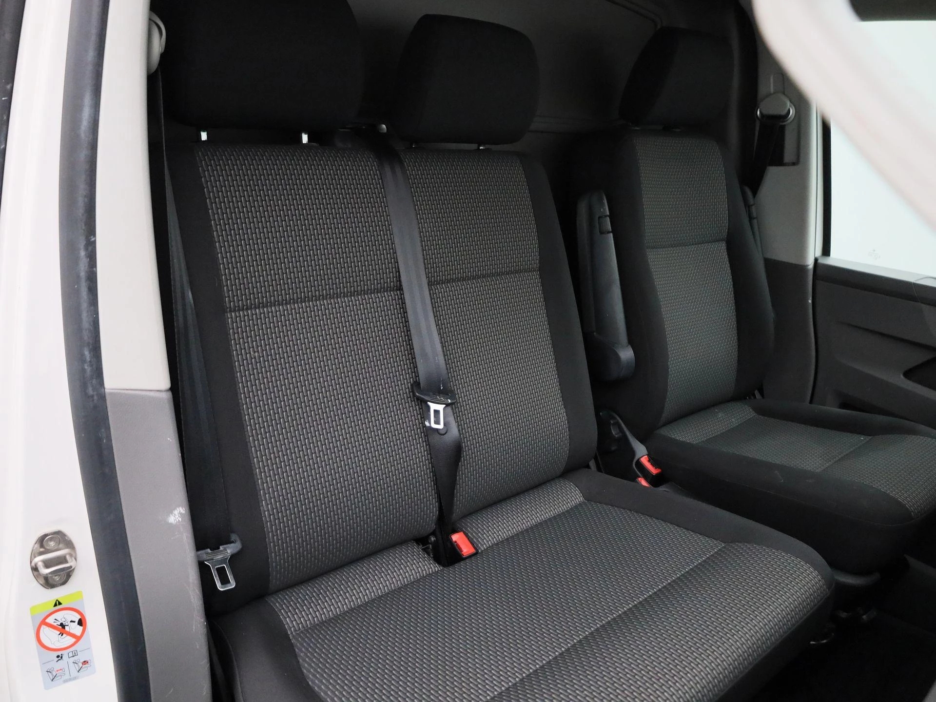 Volkswagen-Transporter-image-24