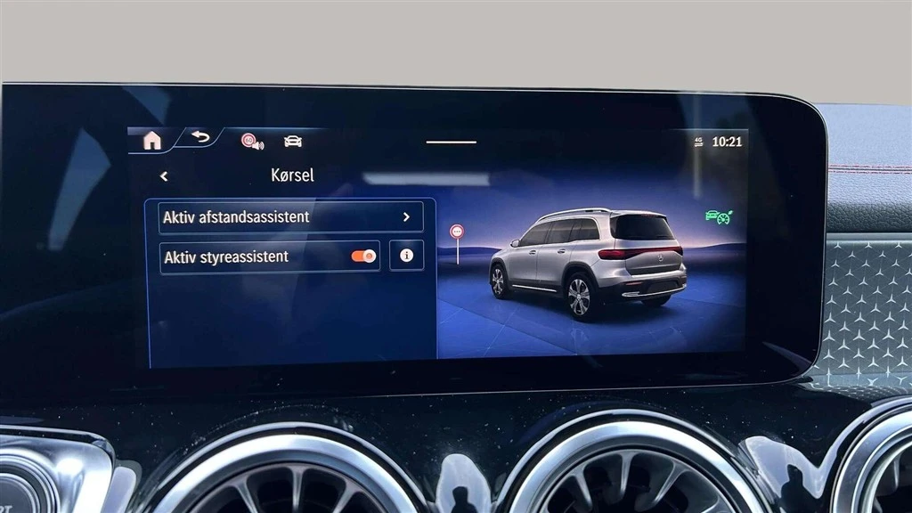 Mercedes-Benz-EQB-image-18