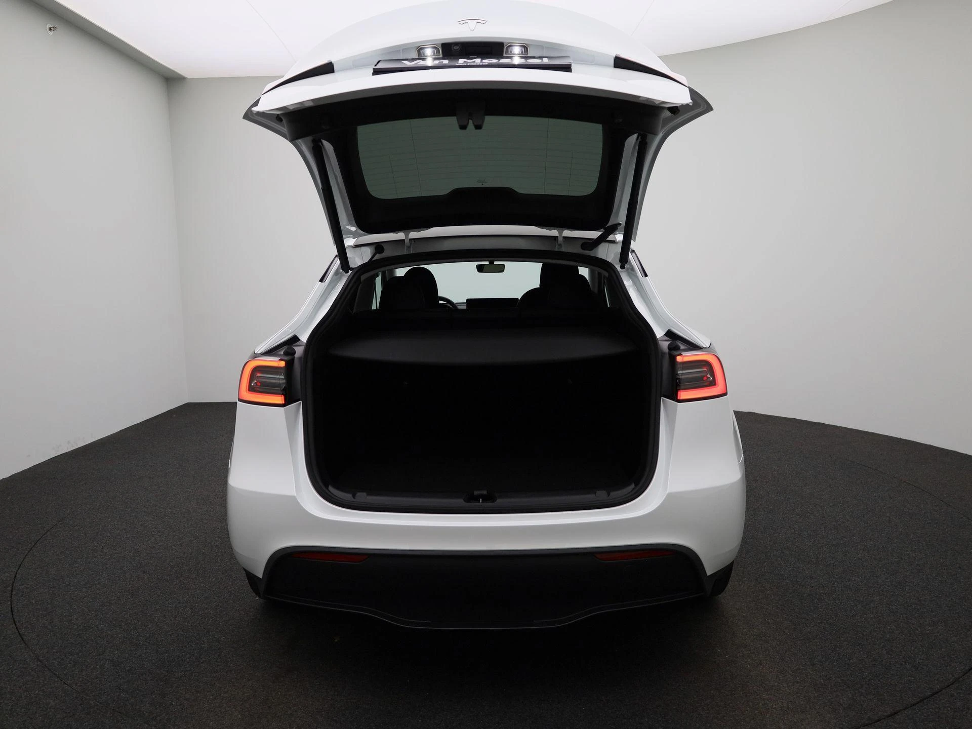 Tesla Model Y Long Range Dual Motor AWD