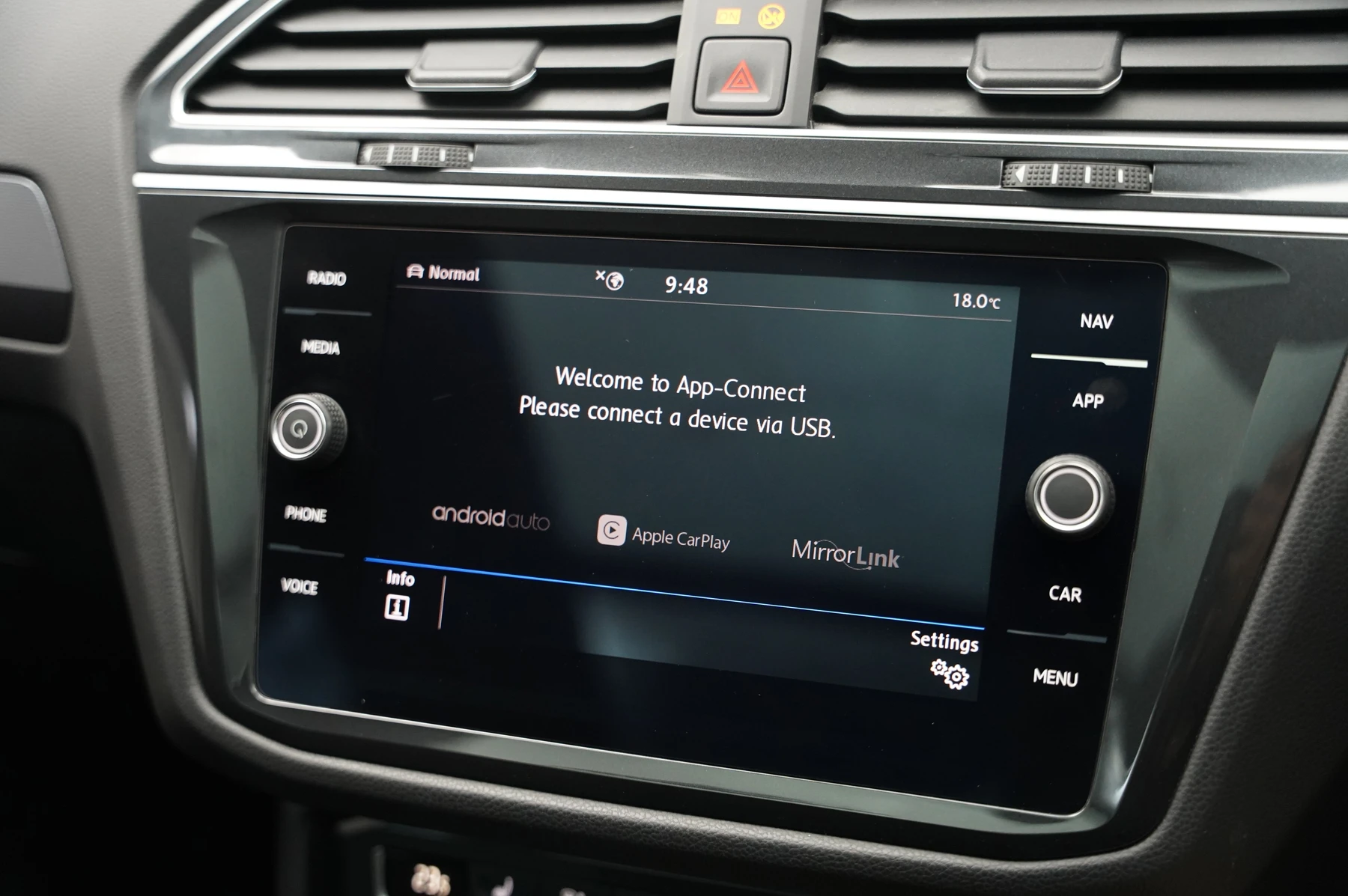 Volkswagen-Tiguan-image-27