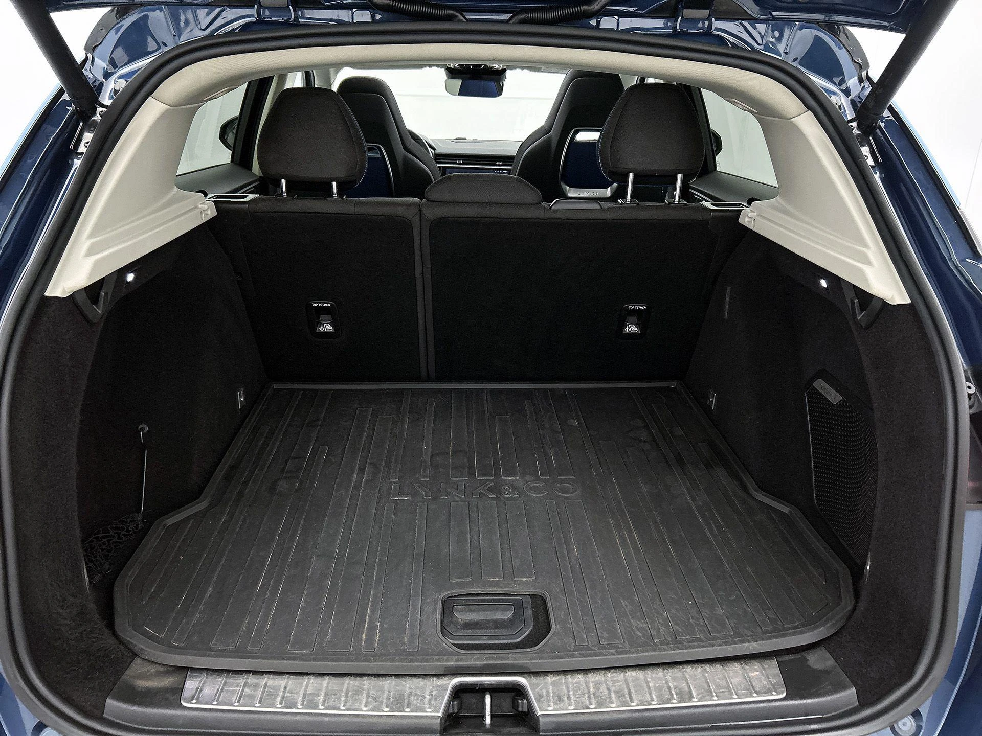 Lynk & Co-01-image-34