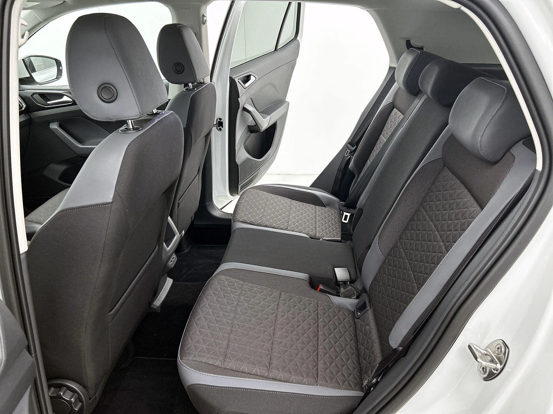 Volkswagen-T-Cross-image-25
