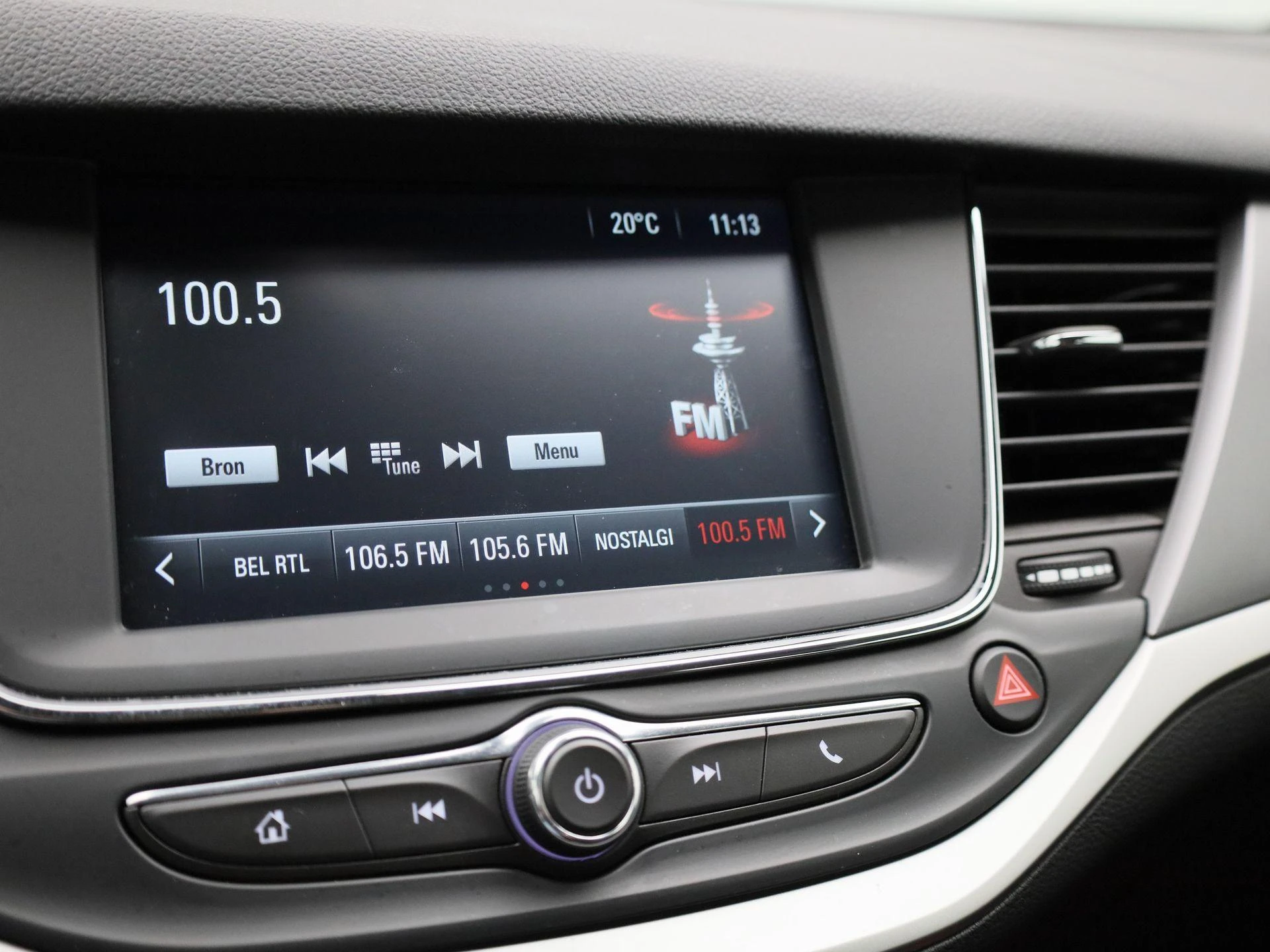 Opel-Astra-image-18