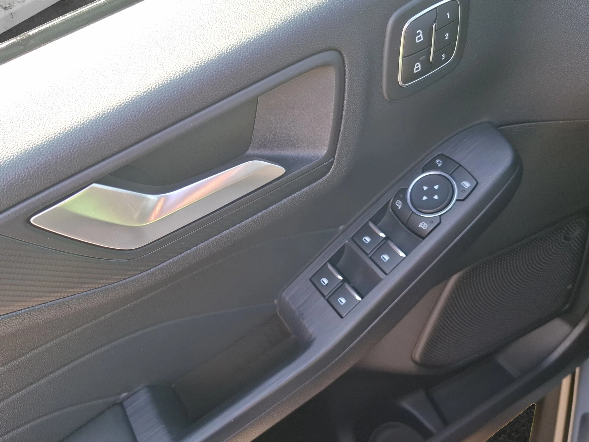 Ford Kuga ST-Line X*PANO*AHK*LED-MATRIX*360GRAD*ACC*NAVI*SOUND-SYS.