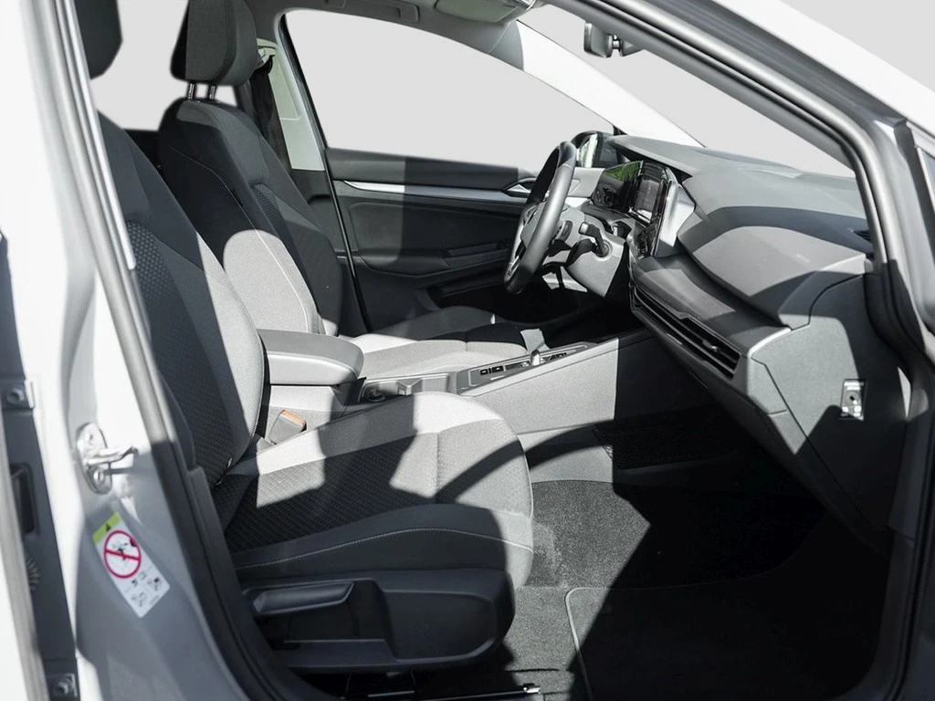 Volkswagen-Golf-image-6