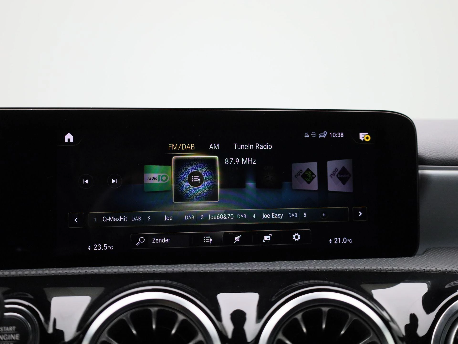 Mercedes-Benz-A-Klasse-image-18