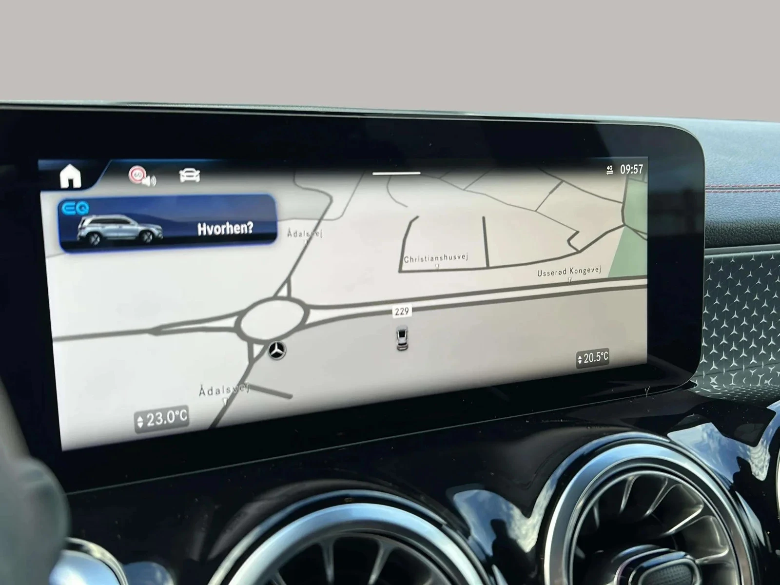 Mercedes-Benz-EQB-image-13