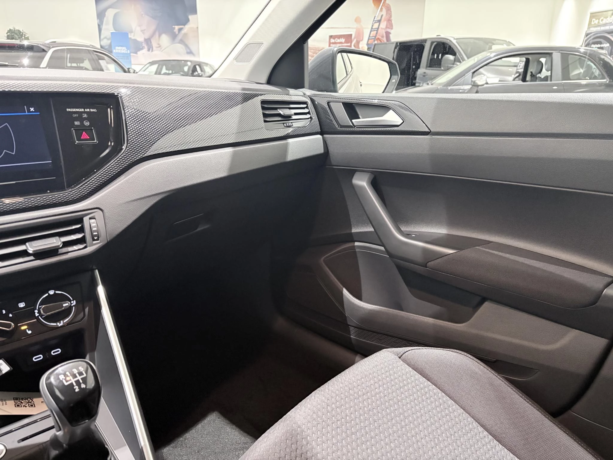 Volkswagen-Polo-image-25